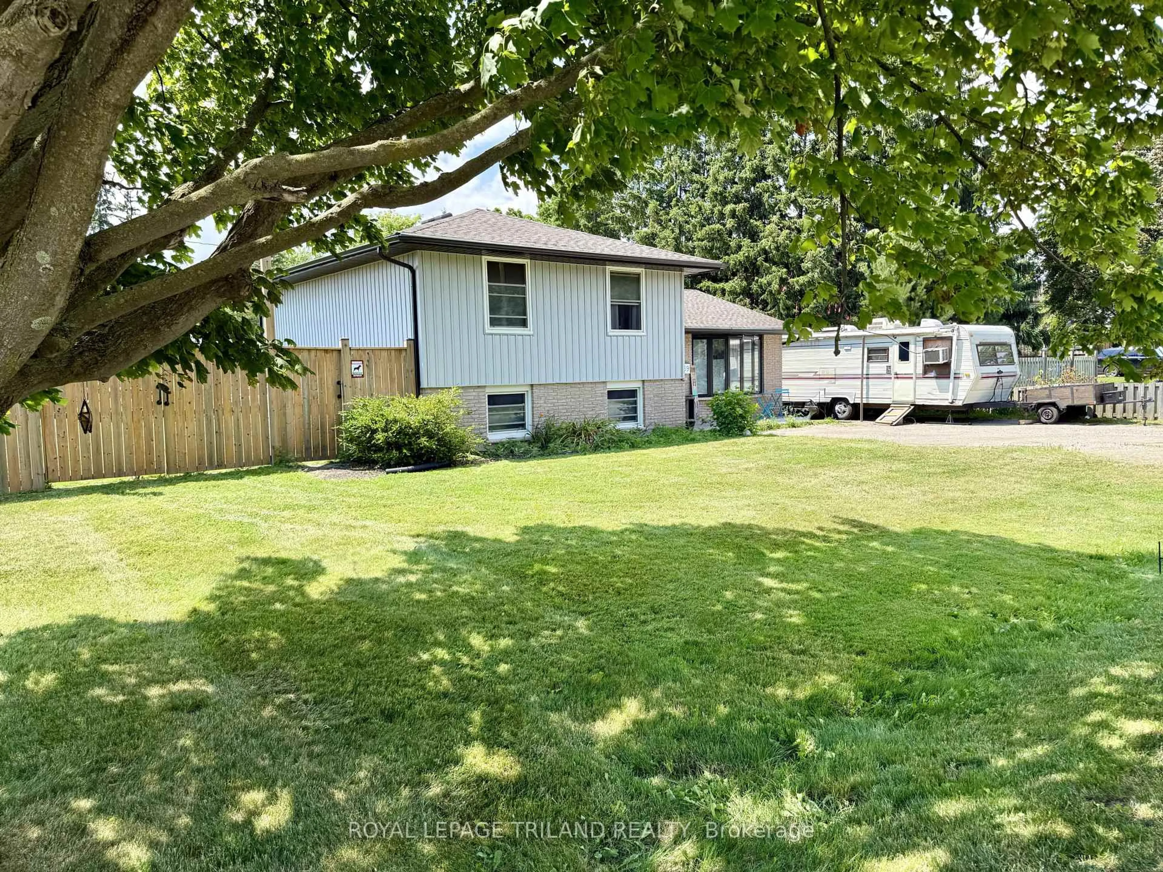 A pic from outside/outdoor area/front of a property/back of a property/a pic from drone, street for 139 Coulter Ave Ave, Central Elgin Ontario N5R 5A6
