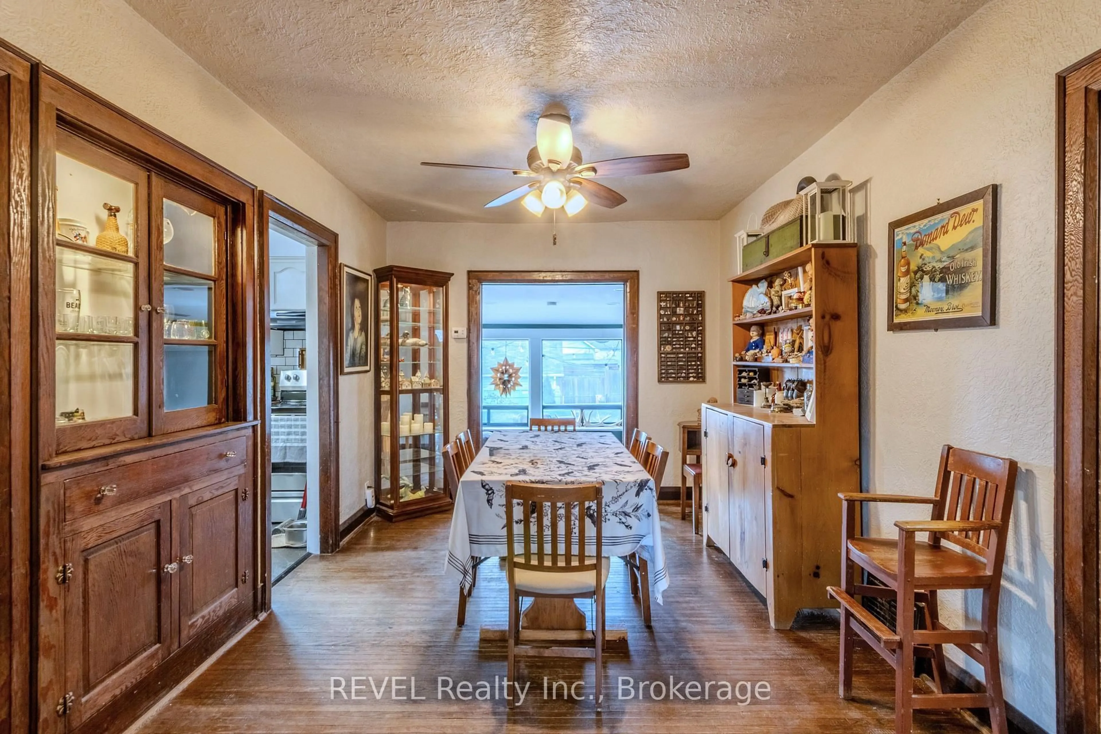 Dining room, ceramic/tile floor for 6263 Dawlish Ave, Niagara Falls Ontario L2G 4J7