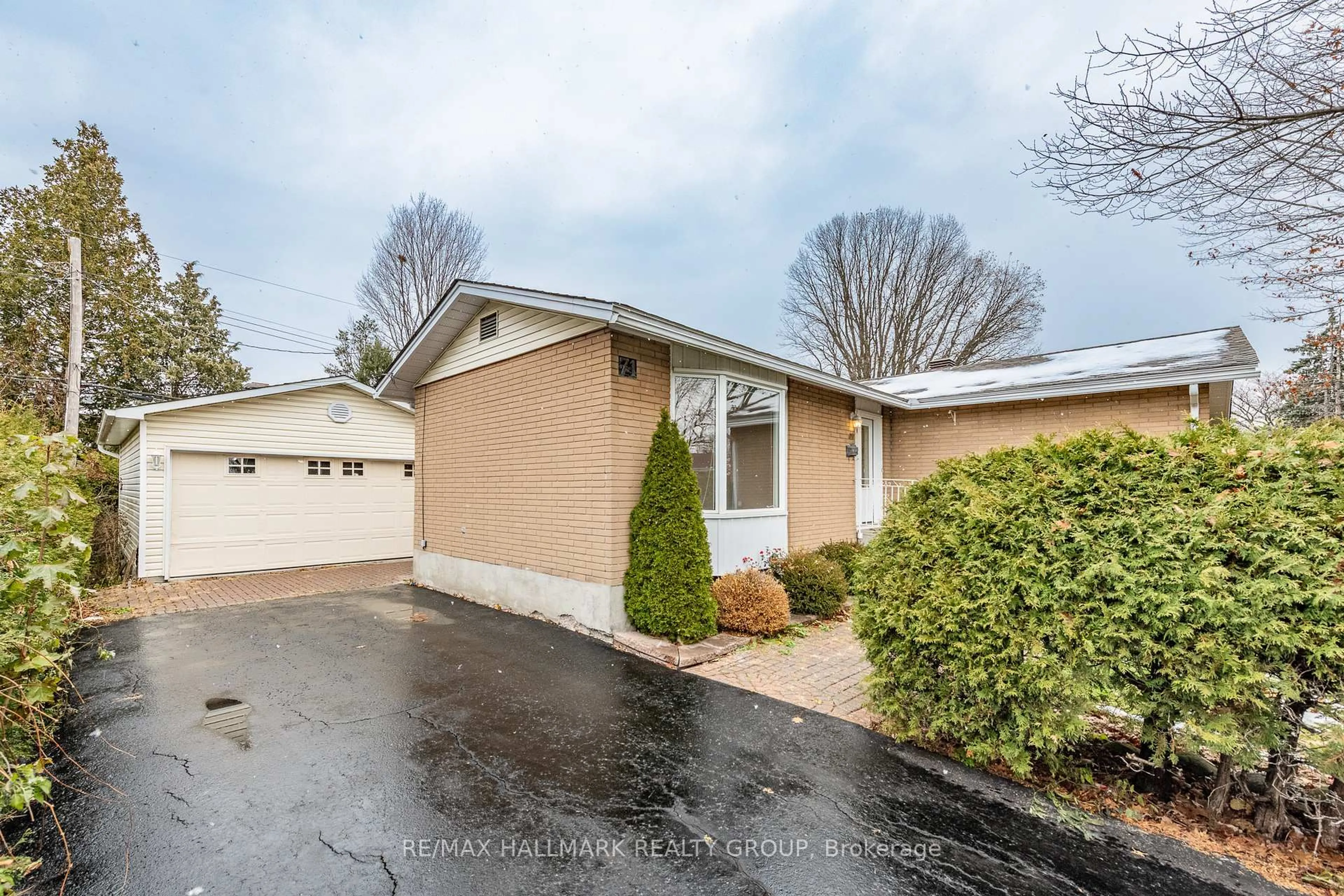 Unknown for 71 Viewmount Dr, Ottawa Ontario K2G 3B9