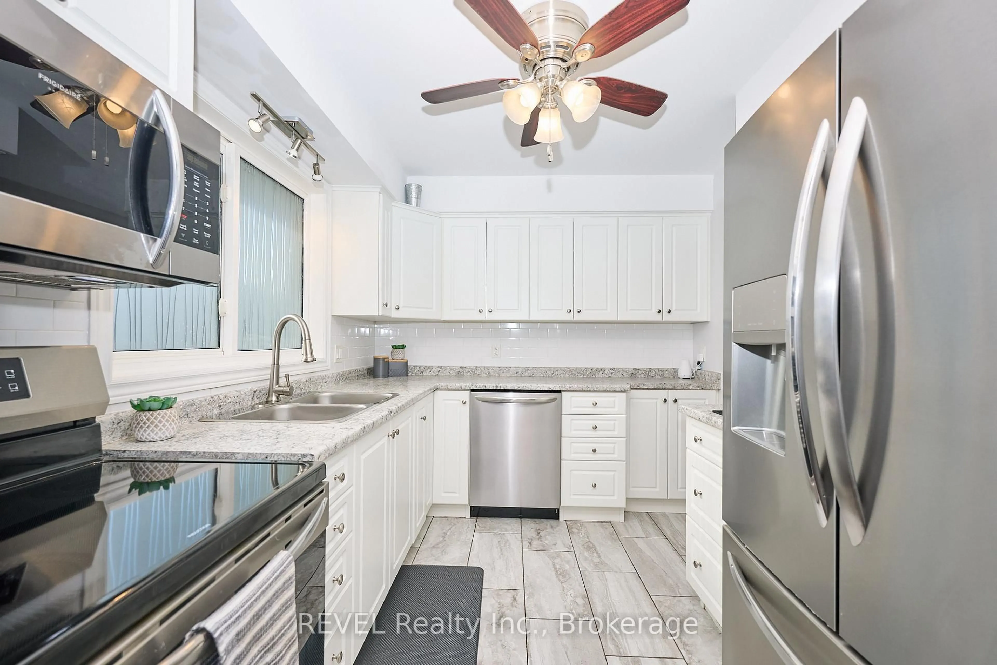 Unknown for 2989 Loyalist Ave, Niagara Falls Ontario L2J 3K8