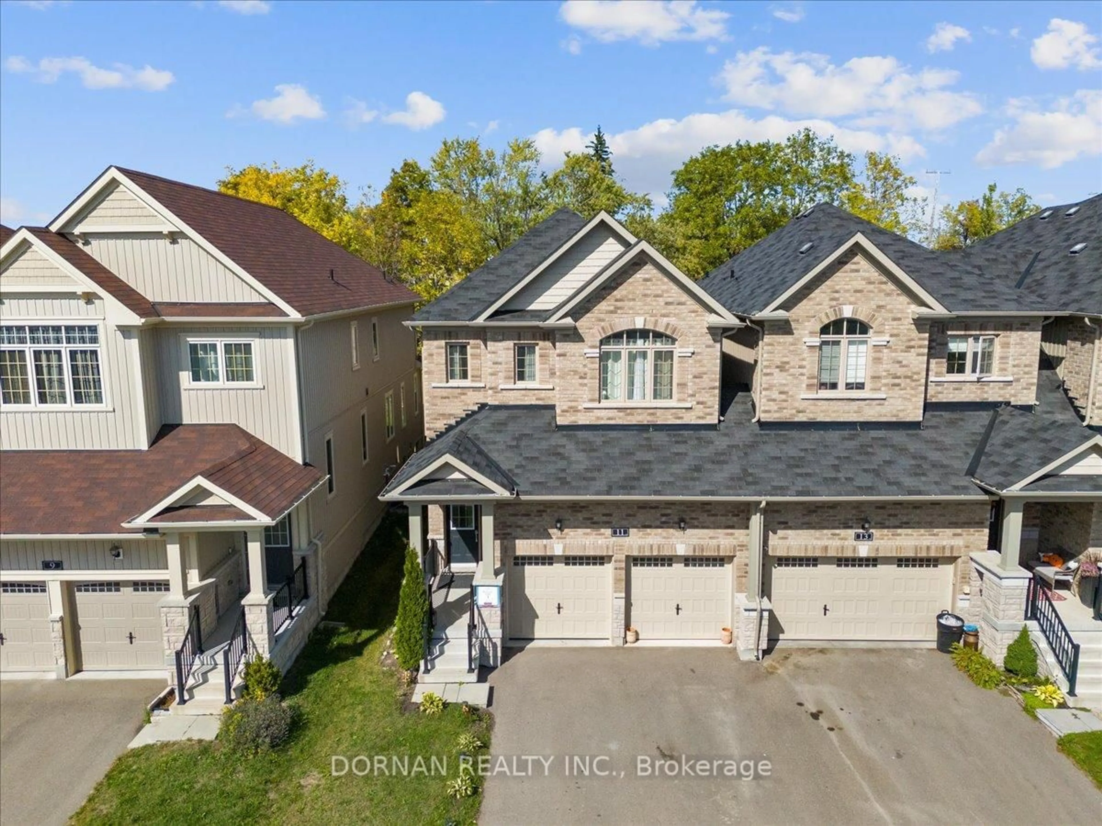 A pic from outside/outdoor area/front of a property/back of a property/a pic from drone, street for 11 Highlands Blvd, Cavan Monaghan Ontario L0A 1G0