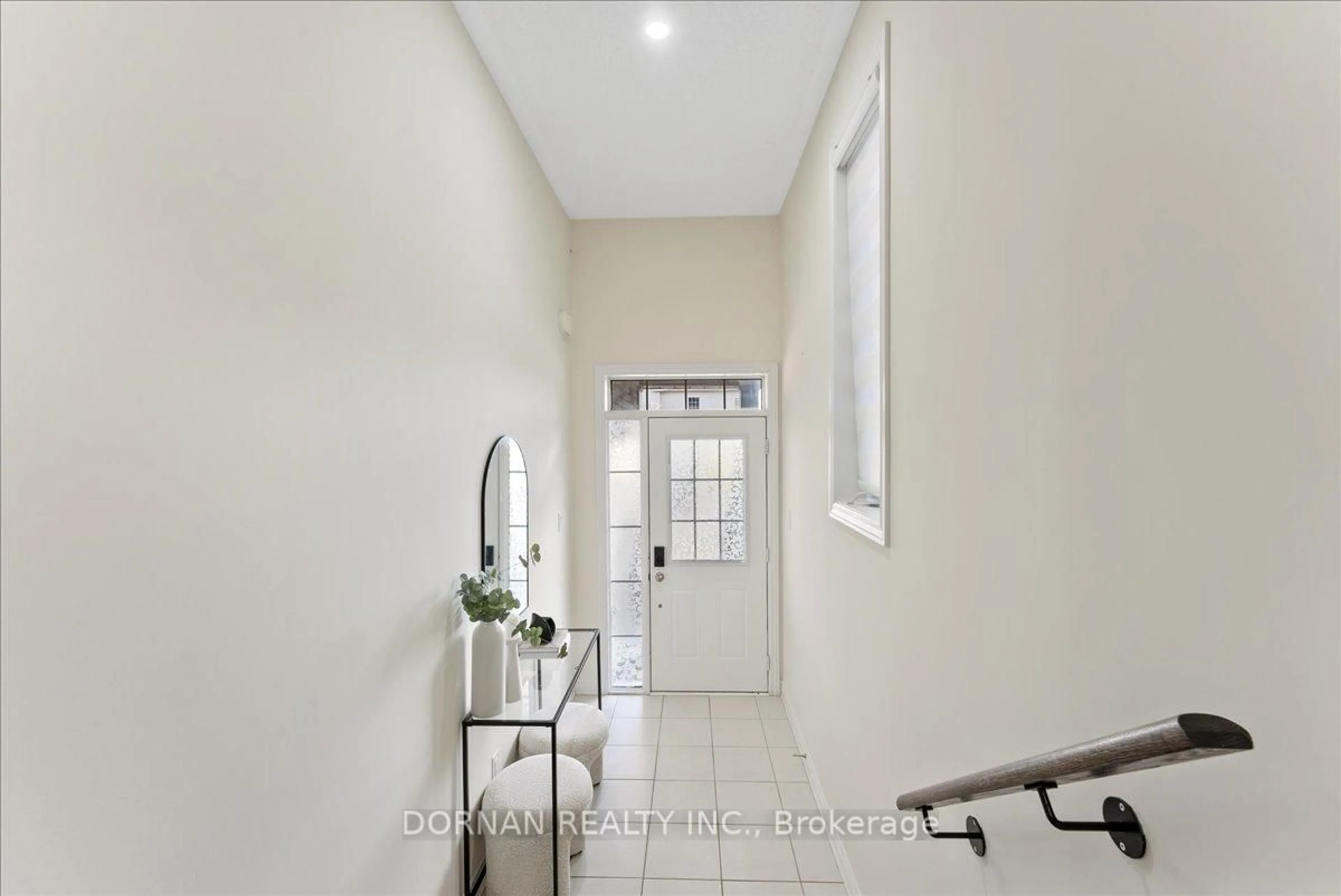 Indoor foyer for 11 Highlands Blvd, Cavan Monaghan Ontario L0A 1G0