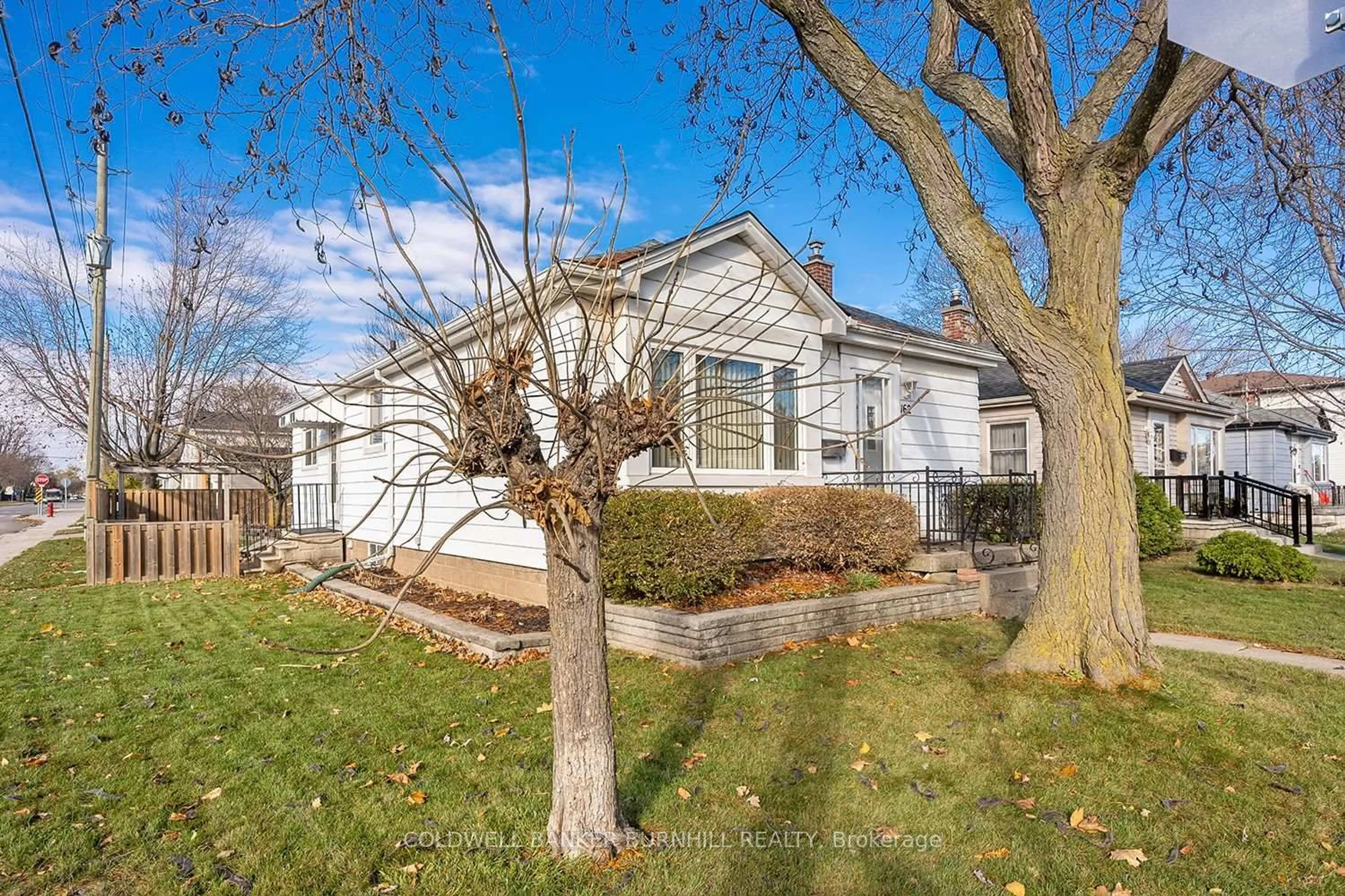 Unknown for 162 East 18th St, Hamilton Ontario L9A 4P1