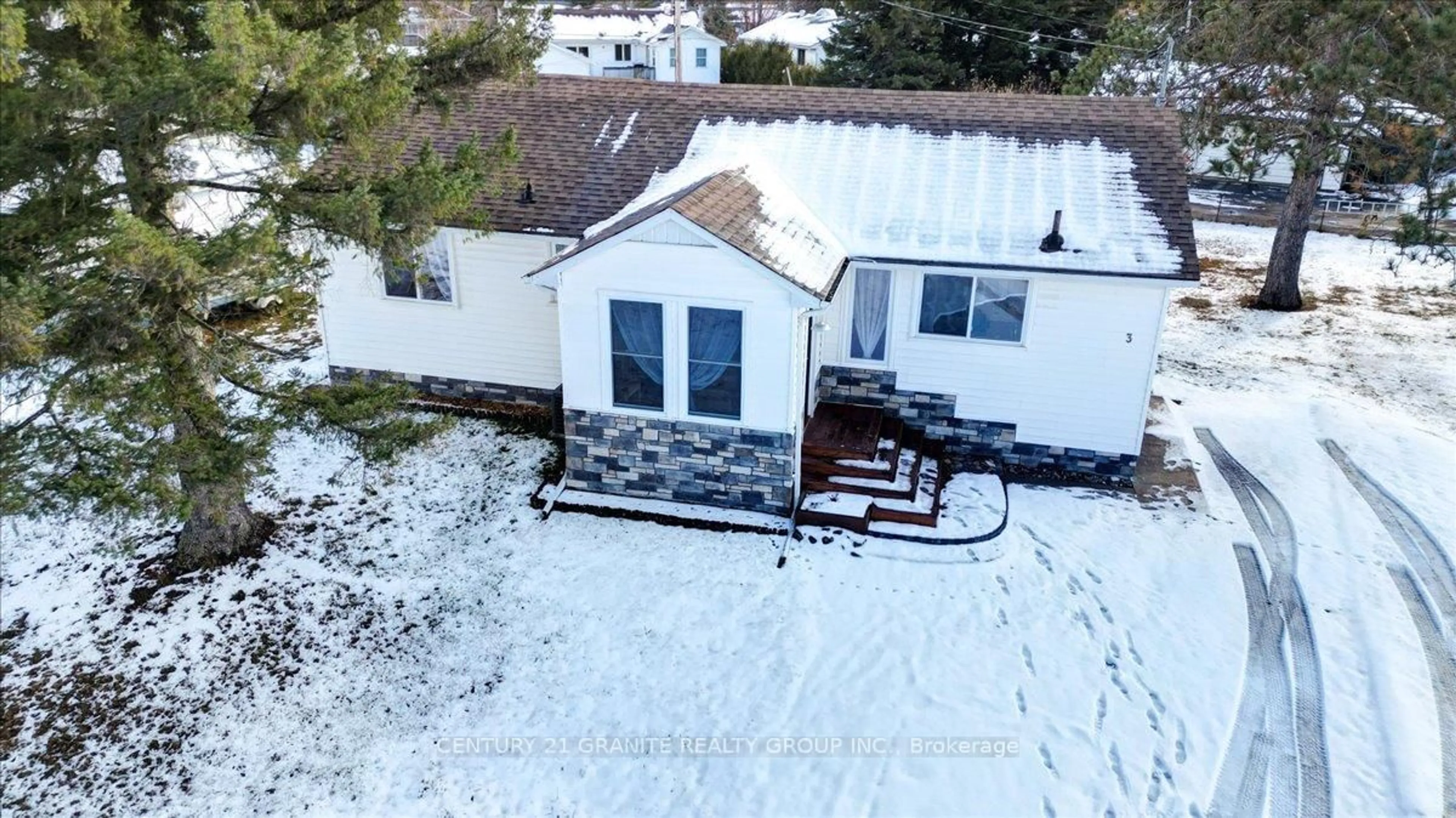 A pic from outside/outdoor area/front of a property/back of a property/a pic from drone, building for 3 Larch St, Highlands East Ontario K0L 1M0
