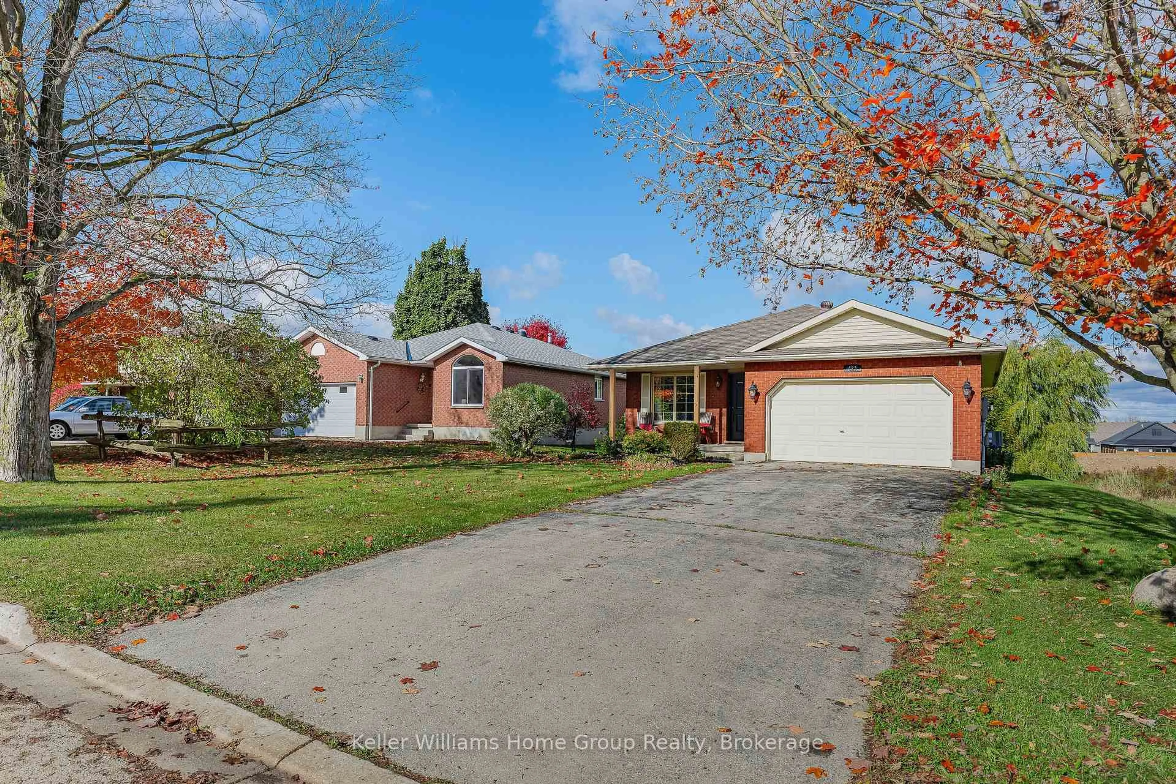 A pic from outside/outdoor area/front of a property/back of a property/a pic from drone, street for 423 King St, Wellington North Ontario N0G 2L2