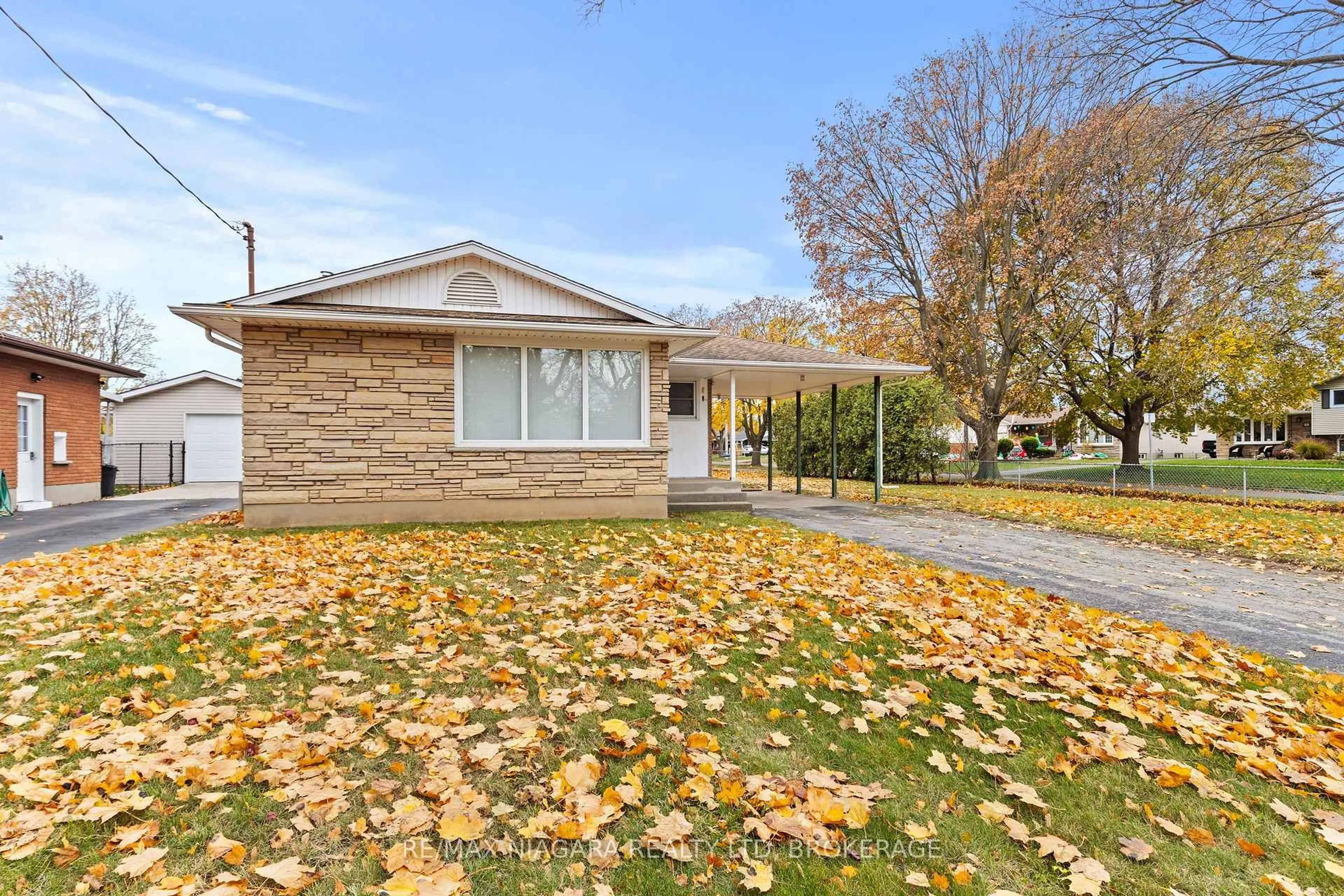 Unknown for 50 Royal Manor Dr, St. Catharines Ontario L2M 4L6