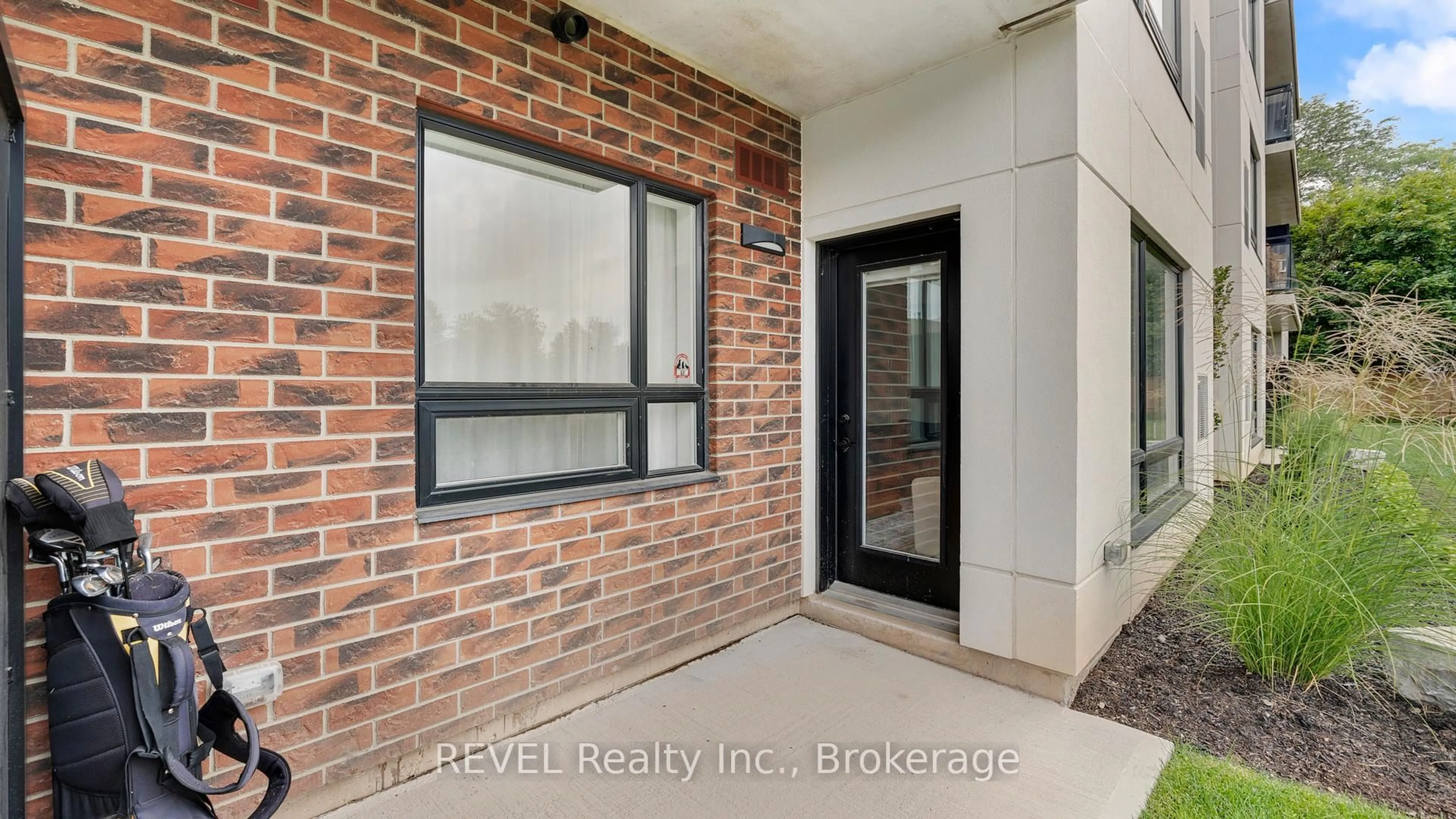 Indoor entryway for 3998 Victoria Ave #106, Lincoln Ontario L0R 2C0