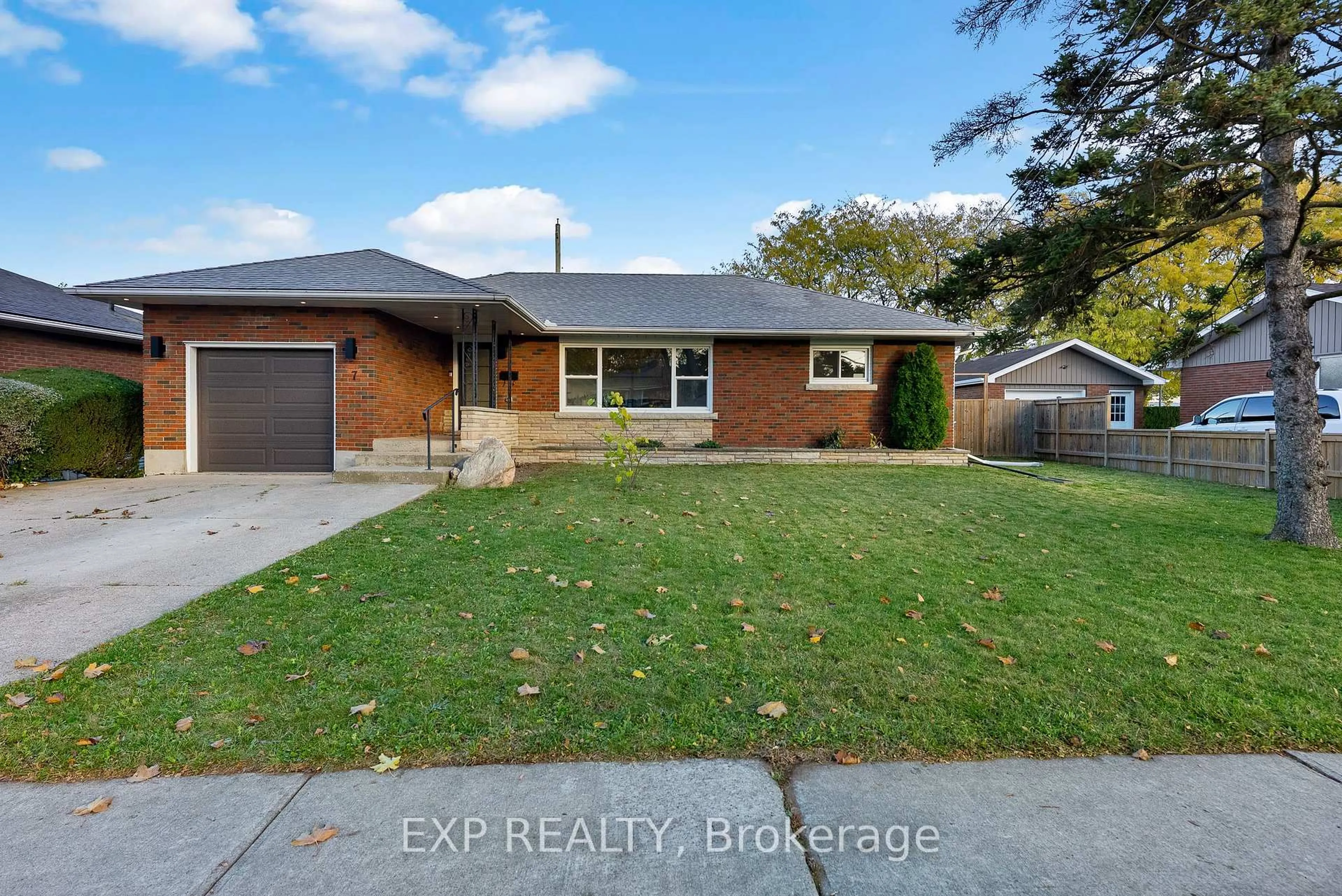 Home with brick exterior material, street for 7 HARCOVE St, St. Catharines Ontario L2N 1W7