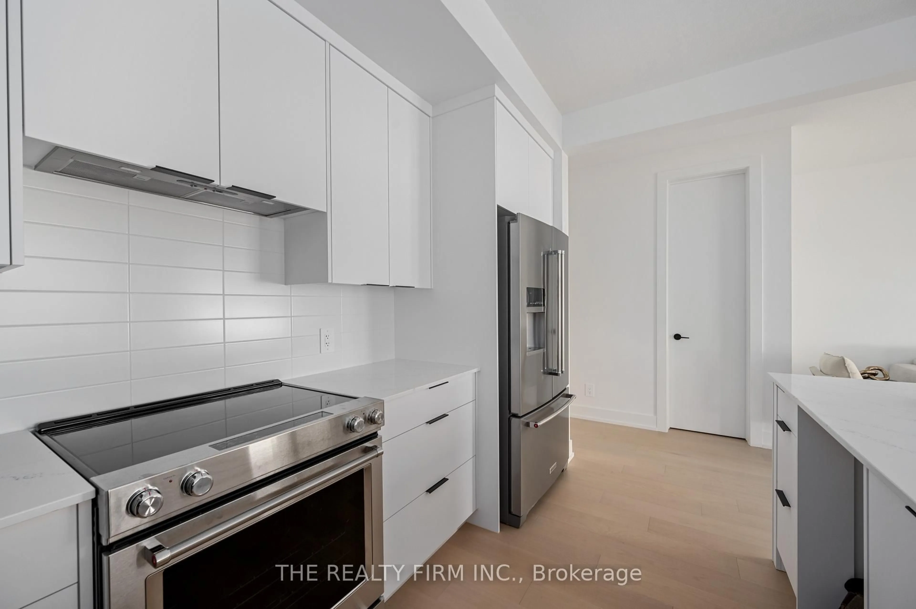 Standard kitchen, unknown for 1965 Upperpoint Gate #91, London South Ontario N6K 0L2