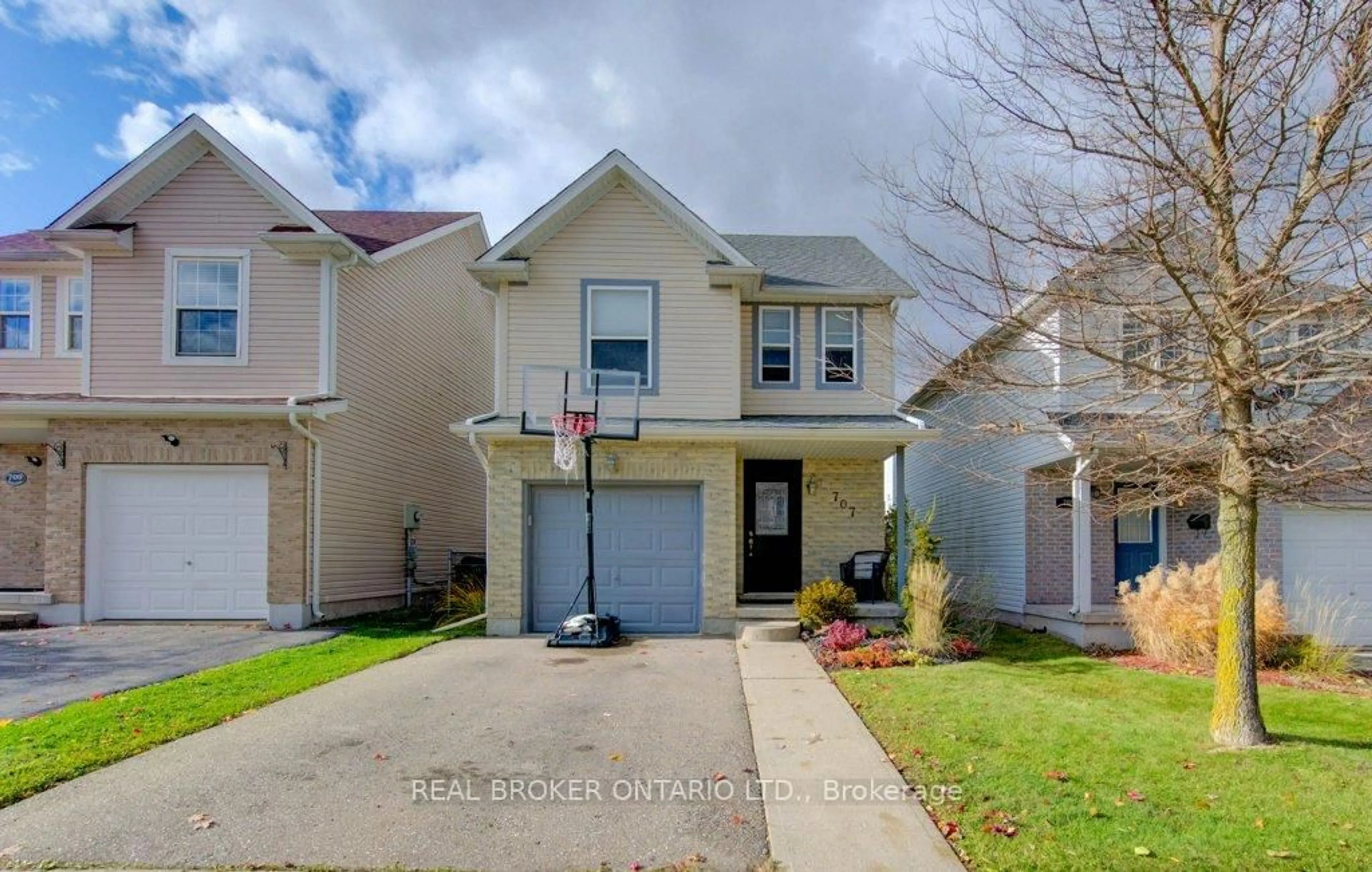 Unknown for 707 Paris Blvd, Waterloo Ontario N2T 2X9