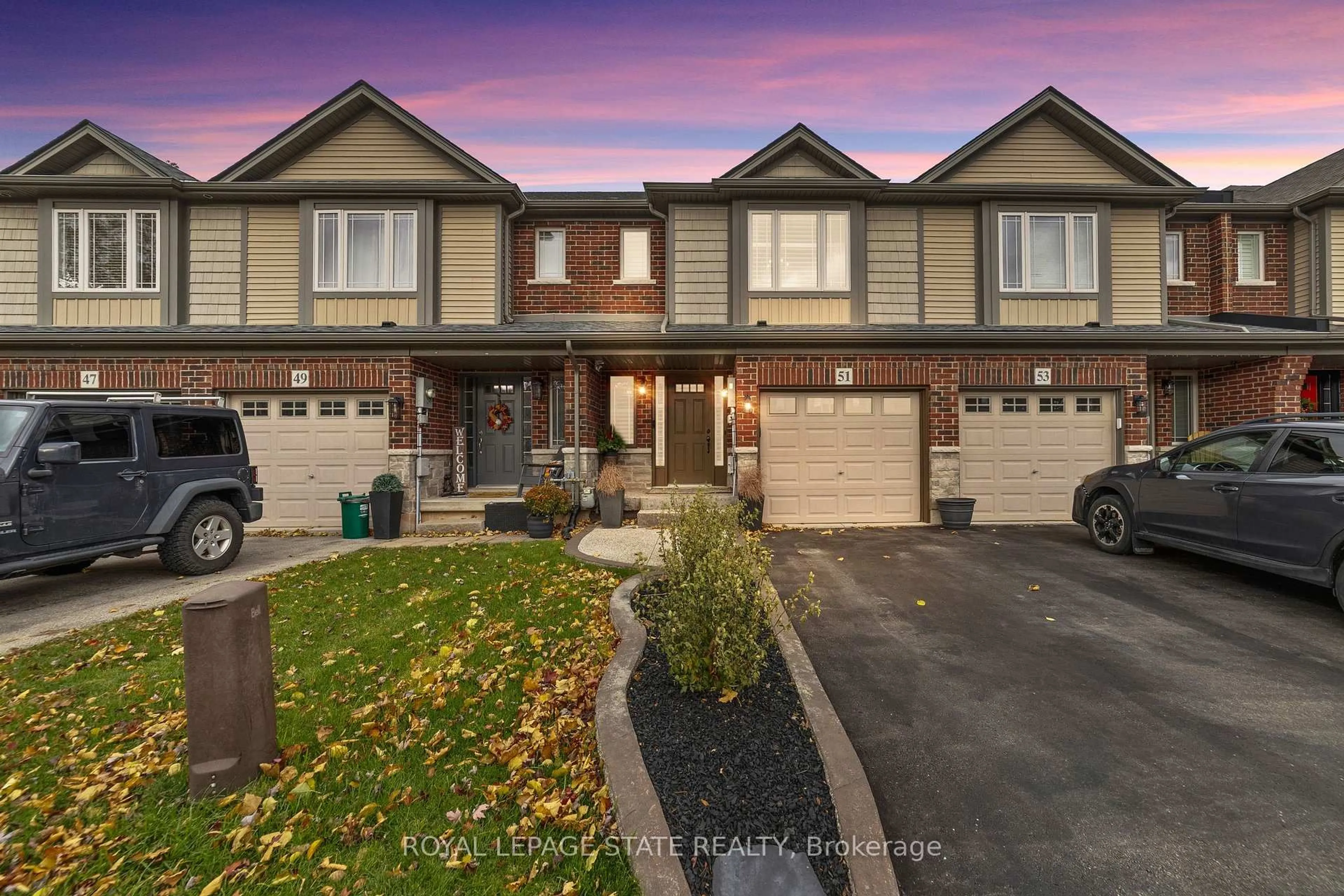 Home with brick exterior material, street for 51 Cedar St, Grimsby Ontario L3M 0B7