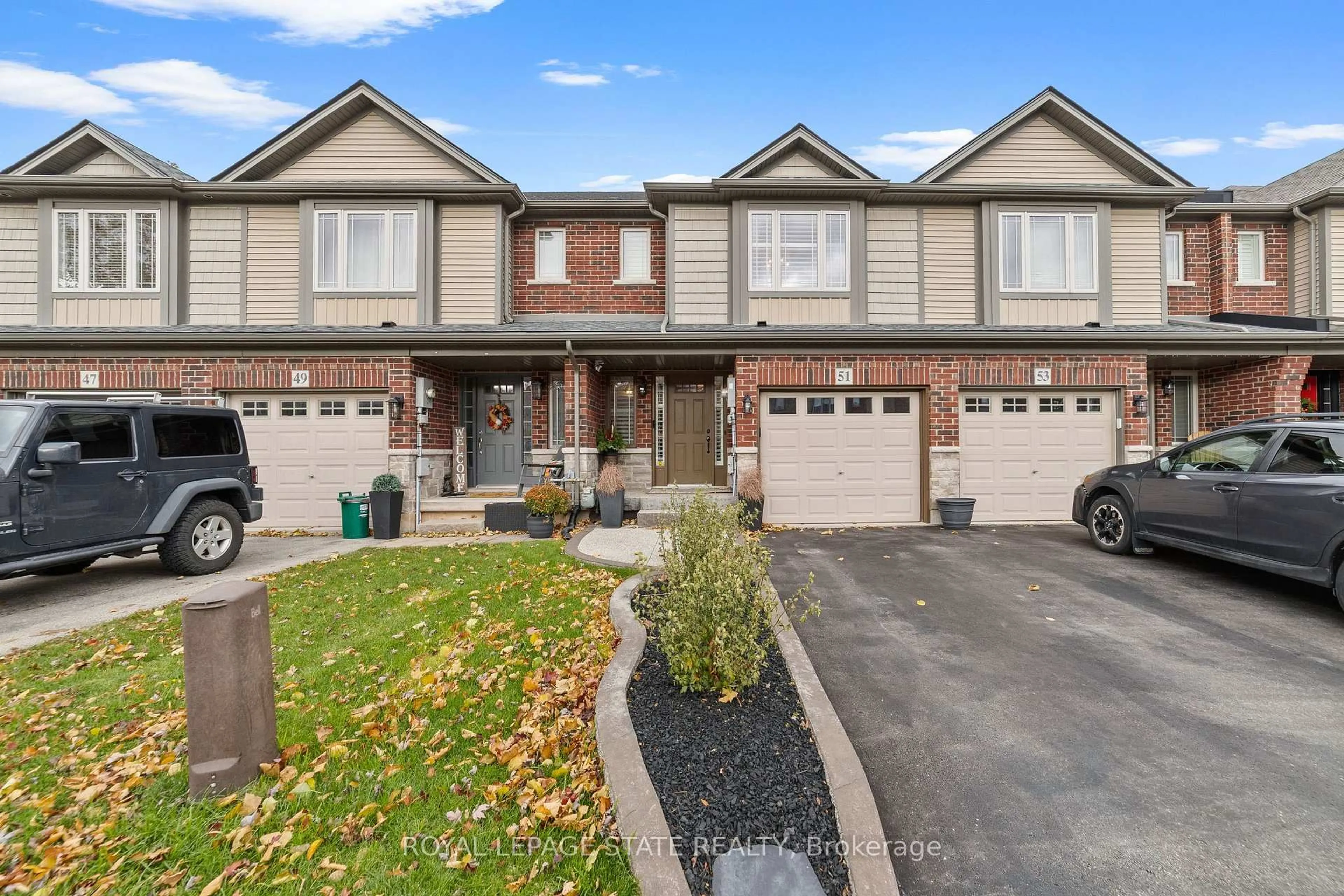 Home with brick exterior material, street for 51 Cedar St, Grimsby Ontario L3M 0B7