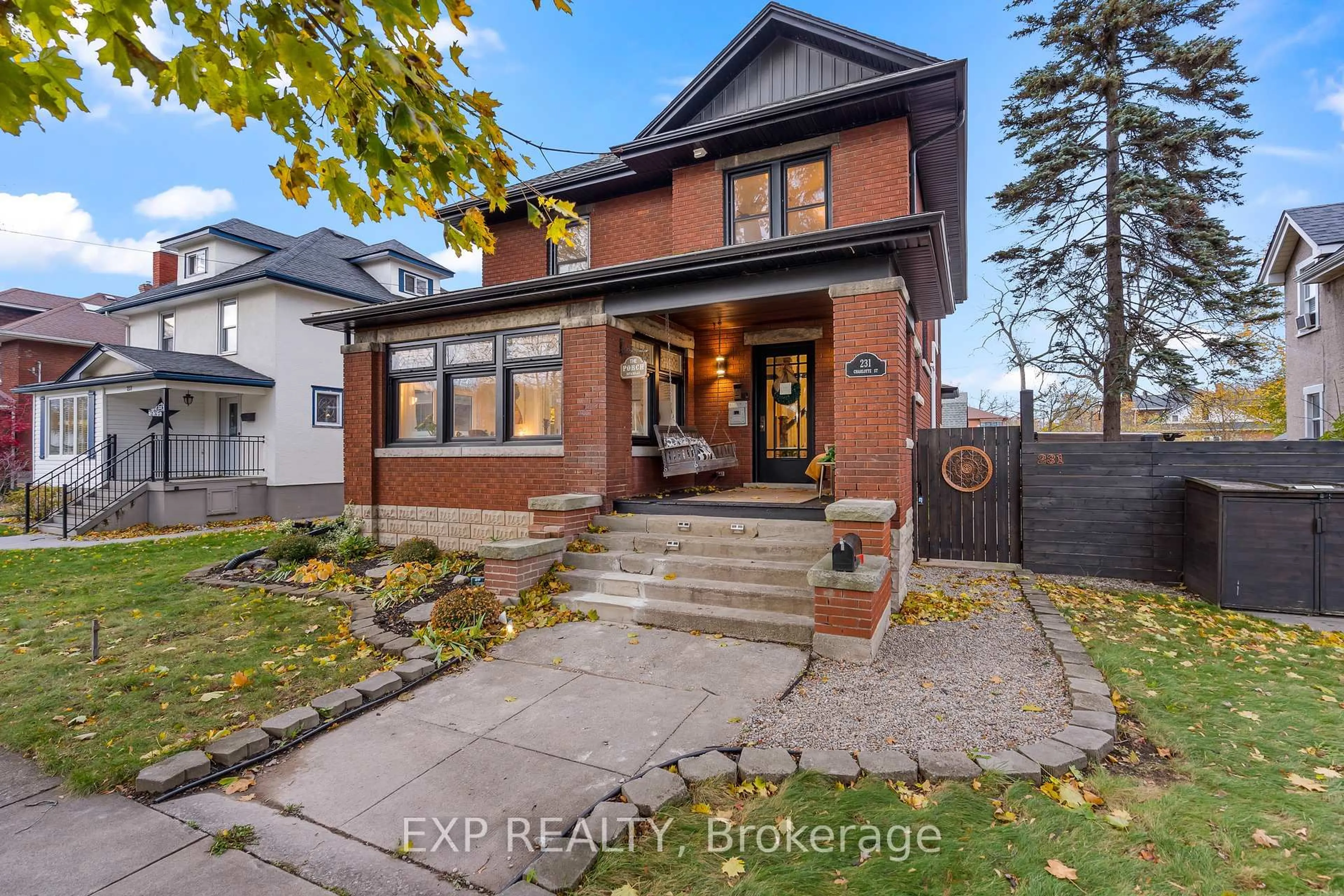 Home with brick exterior material, street for 231 Charlotte St, Port Colborne Ontario L3K 3E5