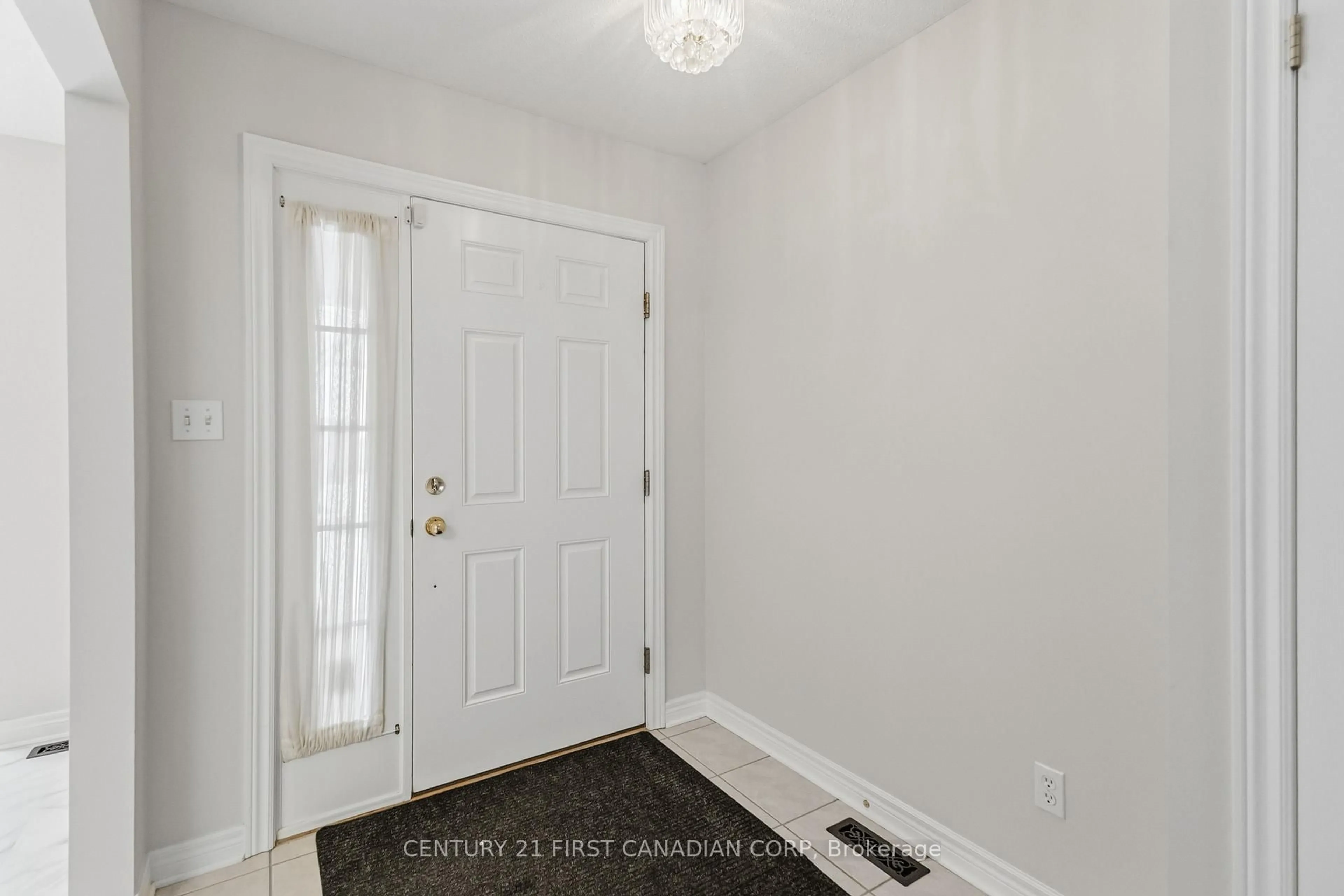 Indoor entryway for 505 Cranbrook Rd #22, London South Ontario N6K 4V9