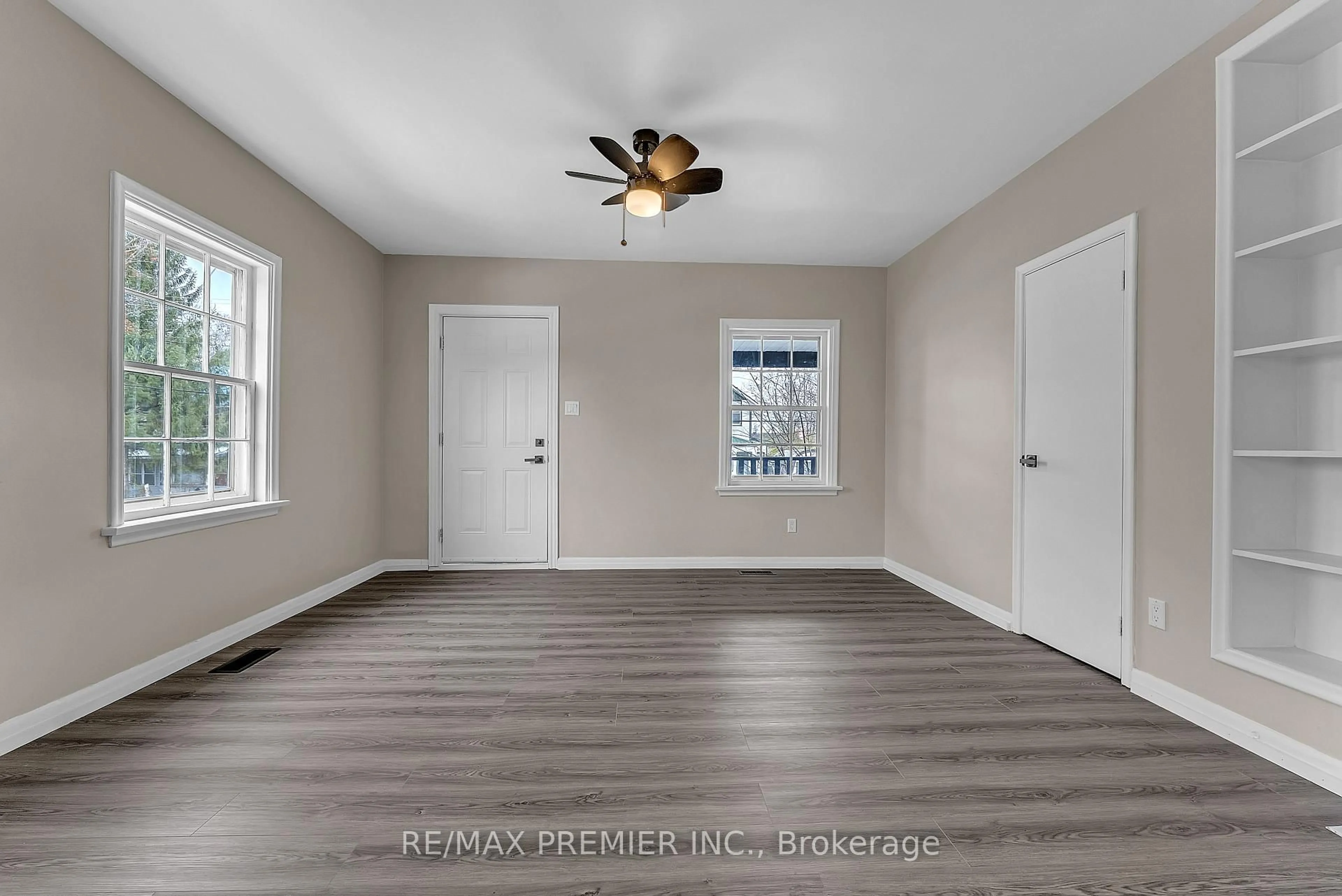 A pic of a room for 11 O'Brien St, Limoges Ontario K0K 2M0