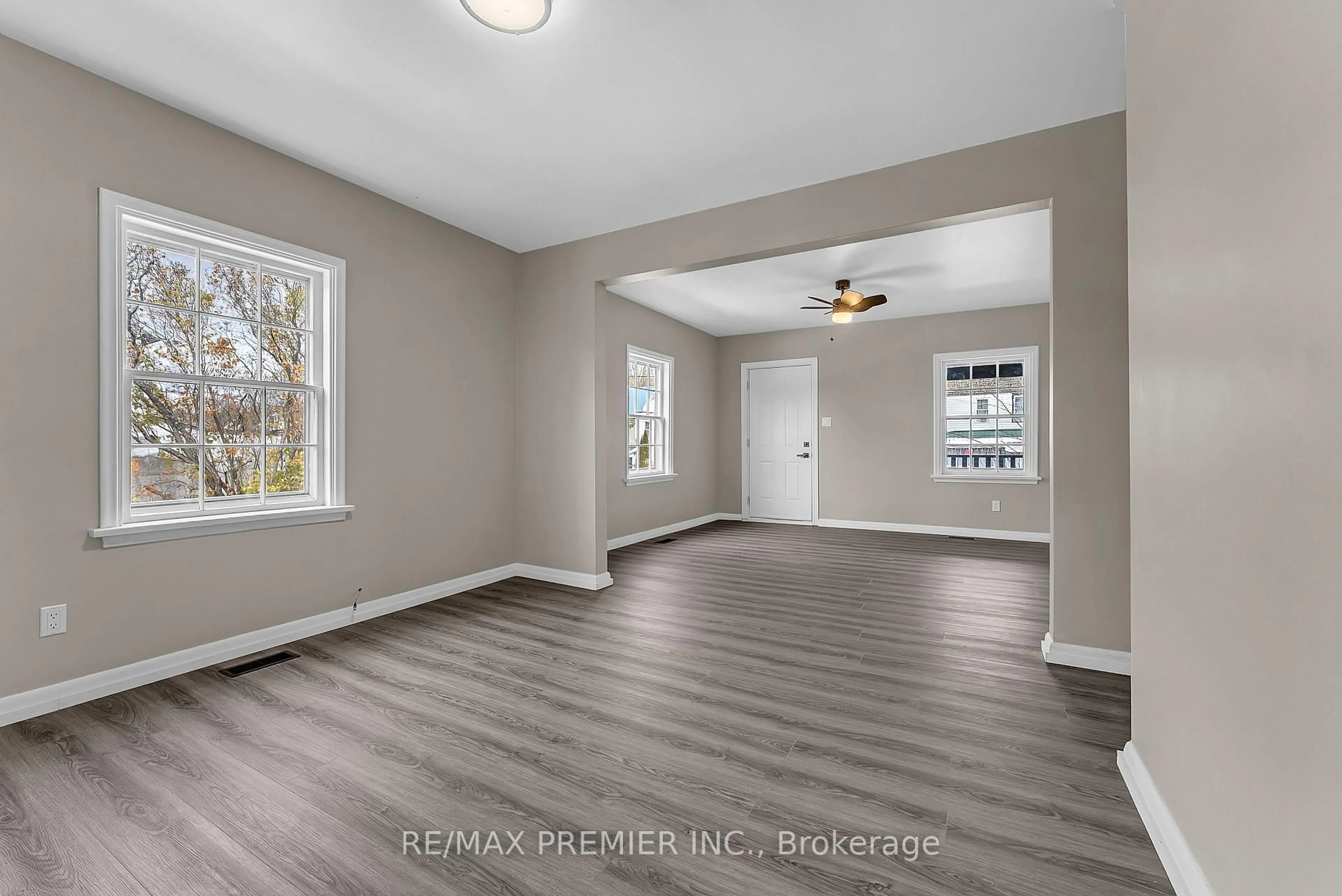 A pic of a room for 11 O'Brien St, Limoges Ontario K0K 2M0