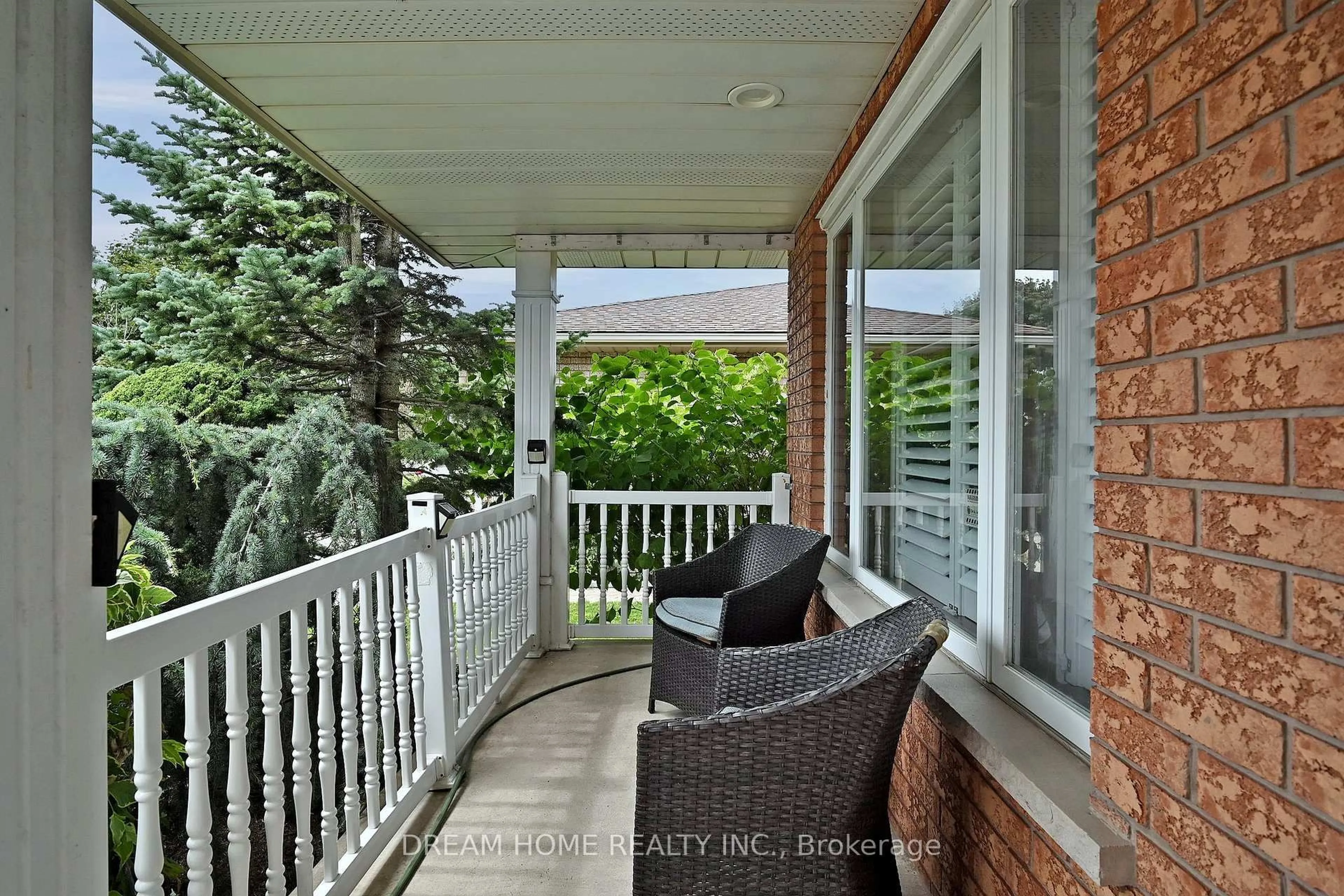 Patio, street for 7737 Mount Carmel Blvd, Niagara Falls Ontario L2H 2Y3