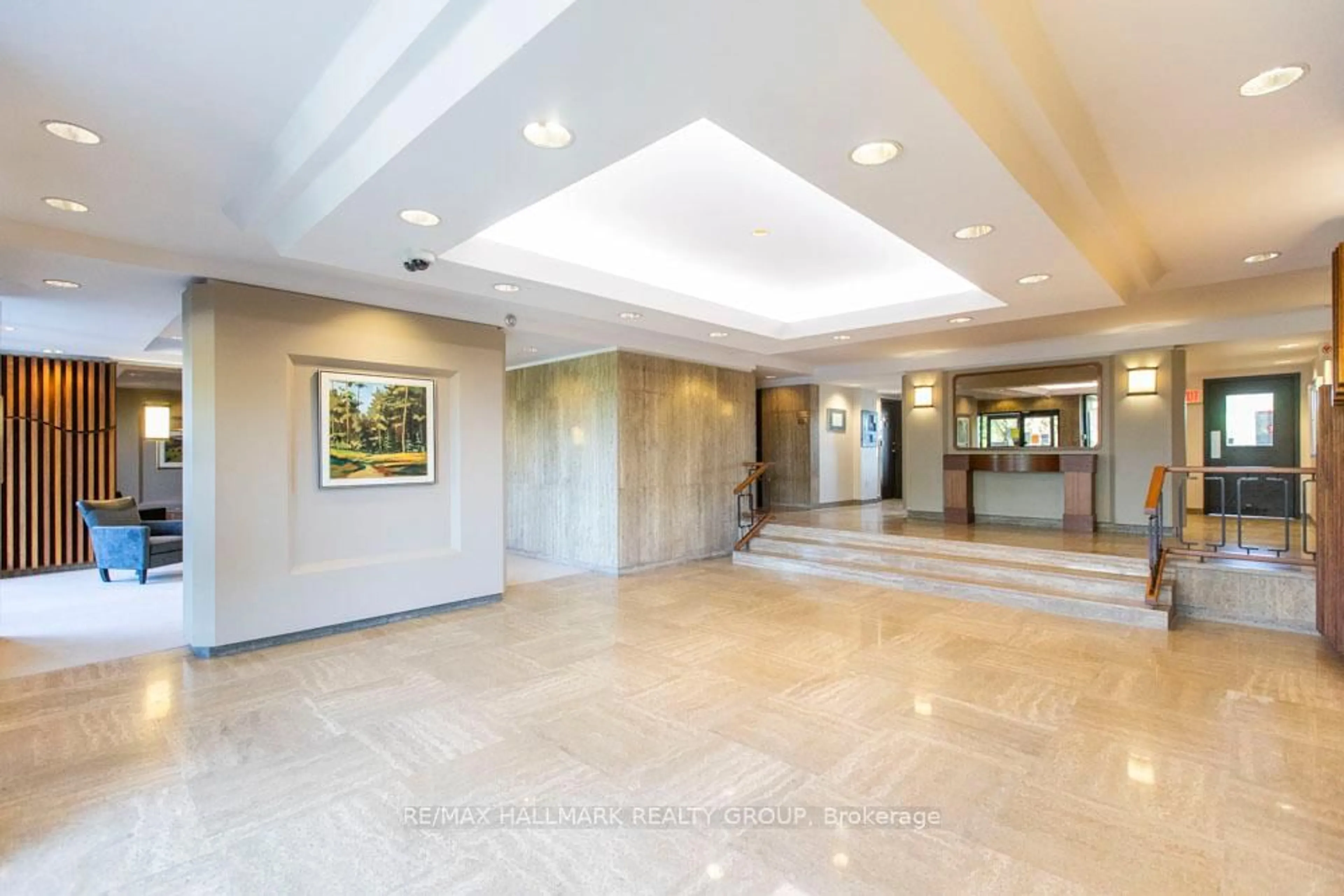 Indoor foyer for 265 Poulin Ave #805, Ottawa Ontario K2B 7Y8