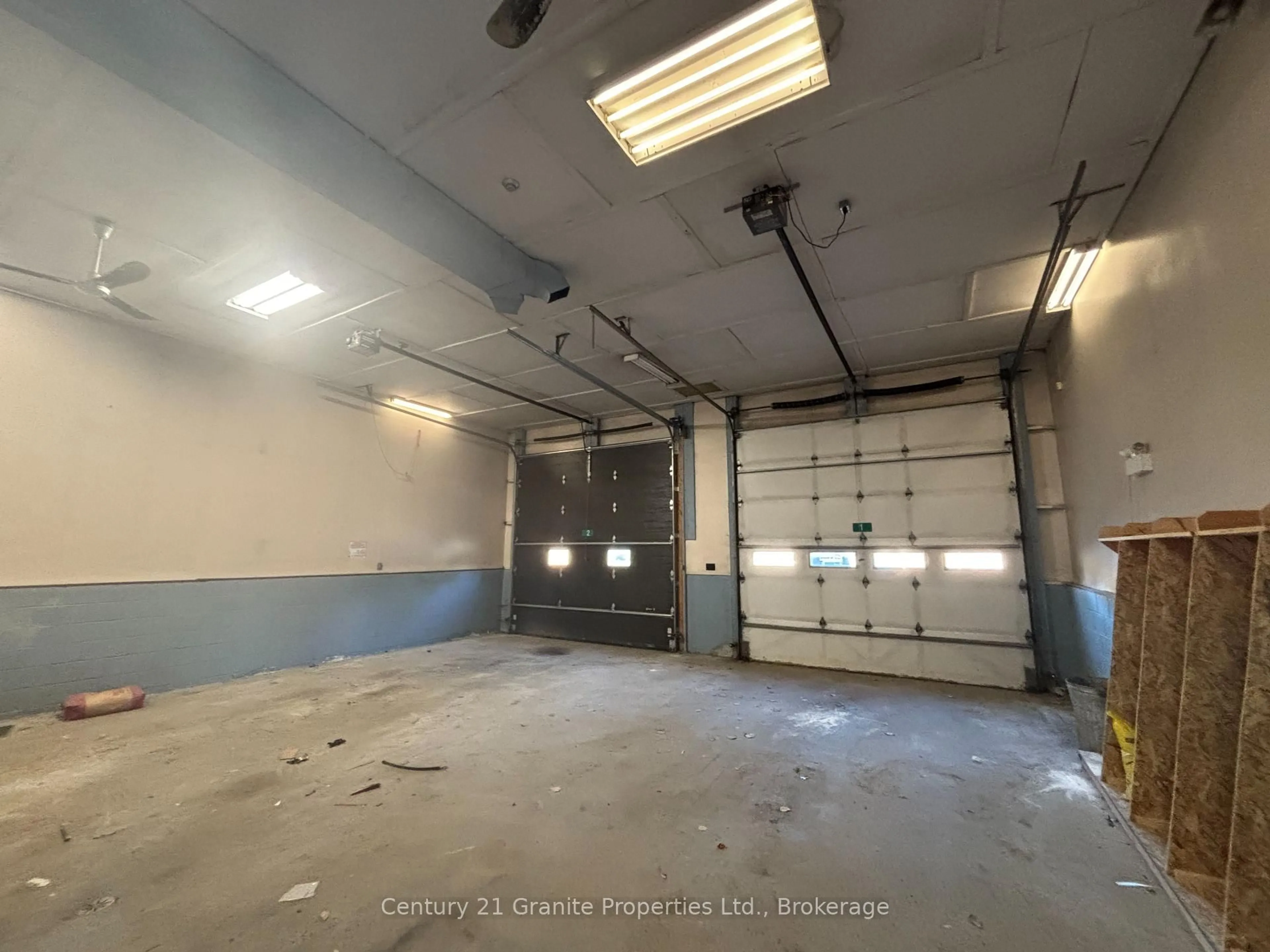 Indoor garage for 18 McKaig Rd, Seguin Ontario P2A 2W8