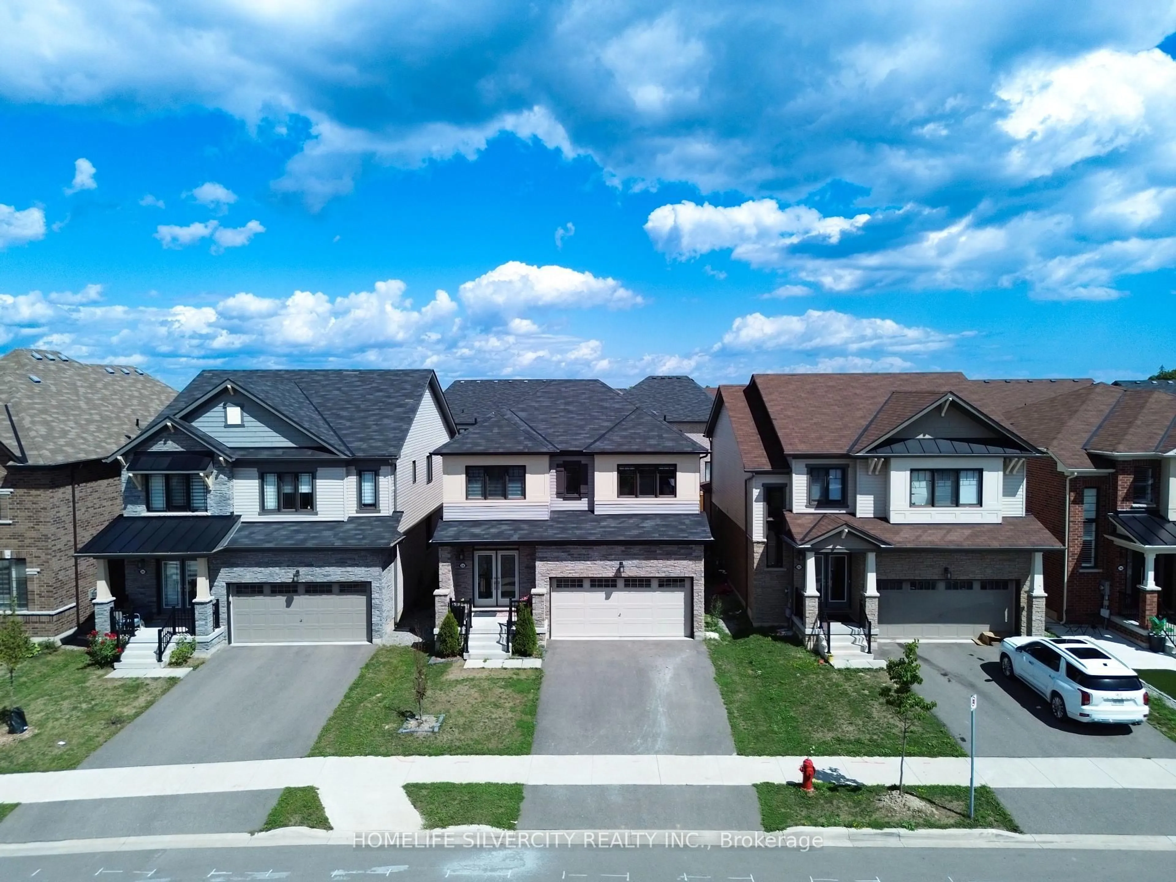 A pic from outside/outdoor area/front of a property/back of a property/a pic from drone, street for 256 Bedrock Dr, Hamilton Ontario L8J 0M2