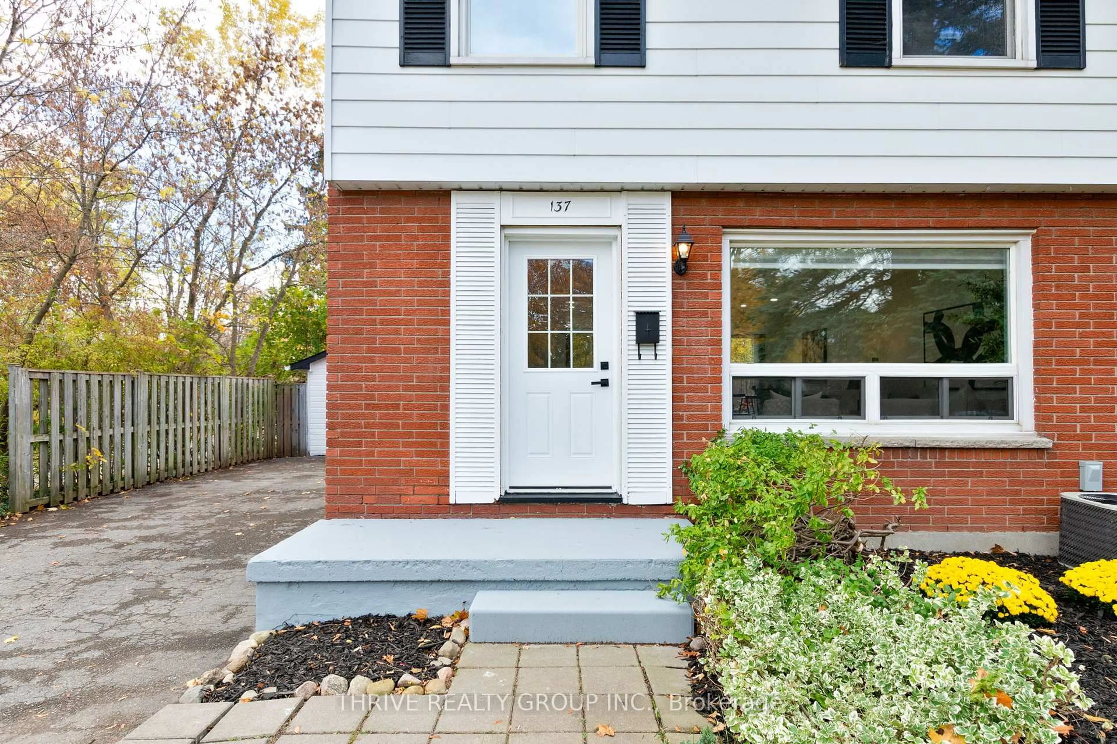 Home with brick exterior material, street for 137 Pawnee Rd, London East Ontario N5V 2T1