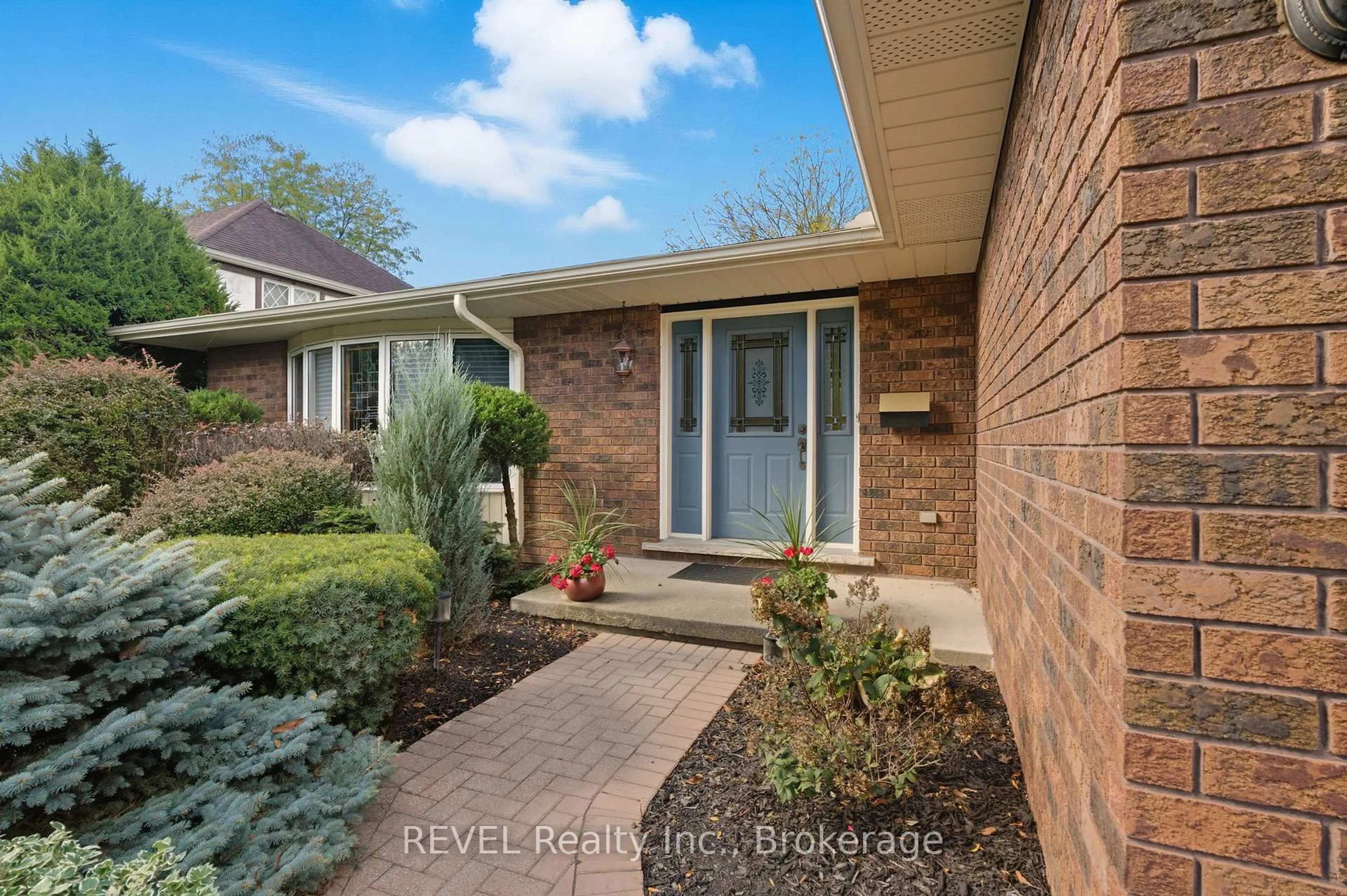 Home with brick exterior material, street for 4 Kevin Dr, Pelham Ontario L0S 1E4