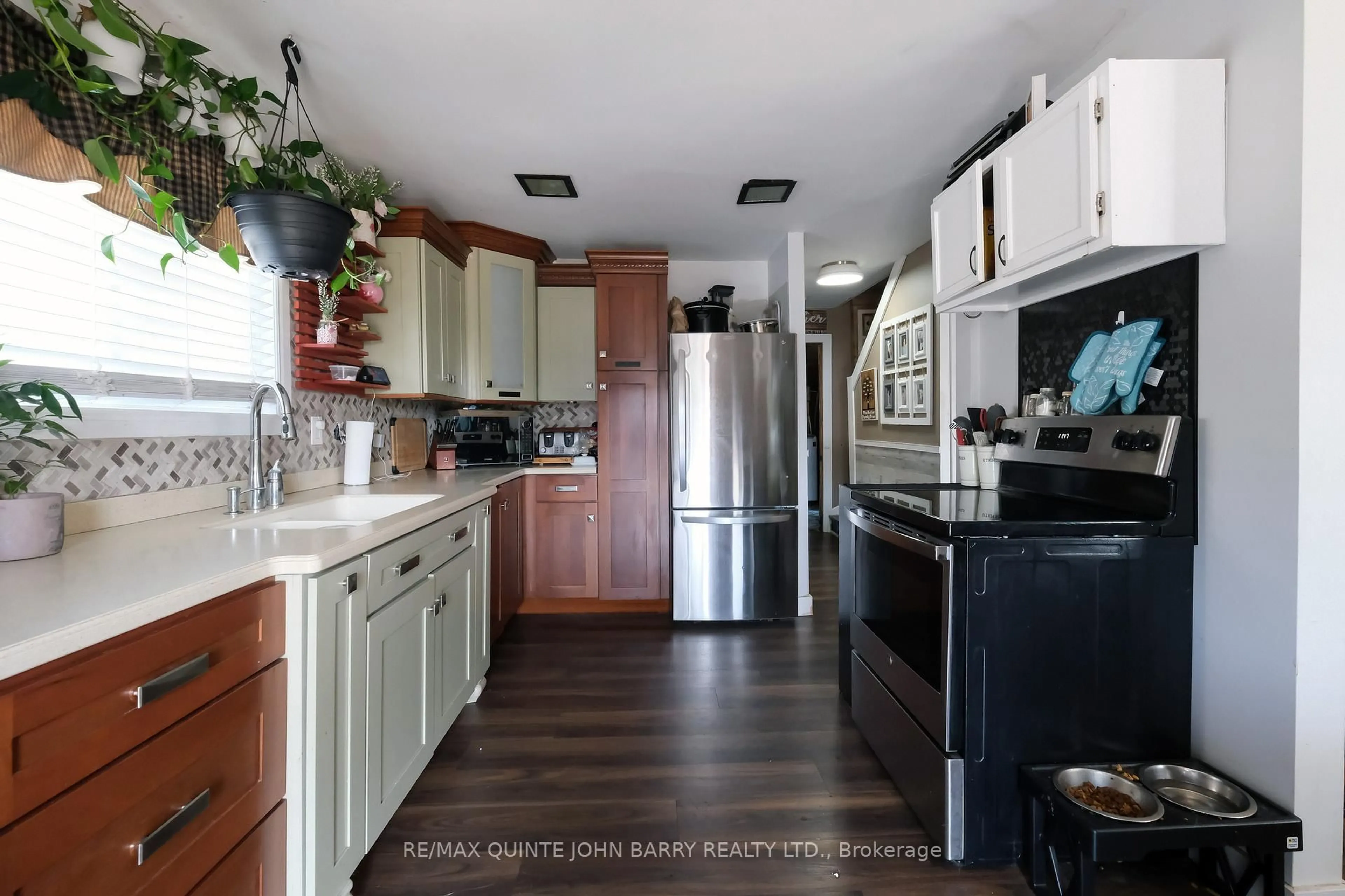 Open concept kitchen, unknown for 14 Harriet St, Quinte West Ontario K8V 4L4