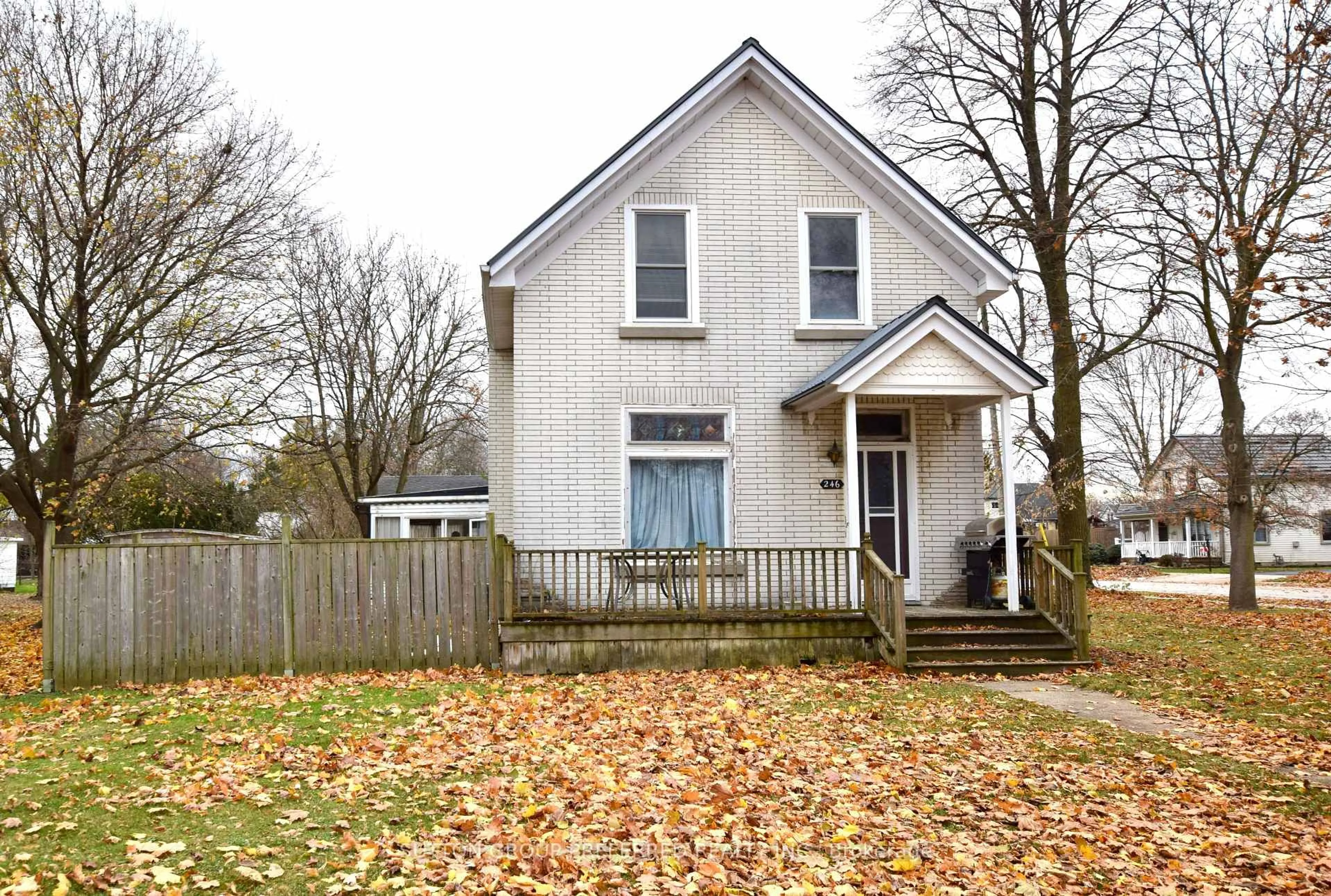 Home with vinyl exterior material, street for 246 Elizabeth St, Southwest Middlesex Ontario N0L 1M0