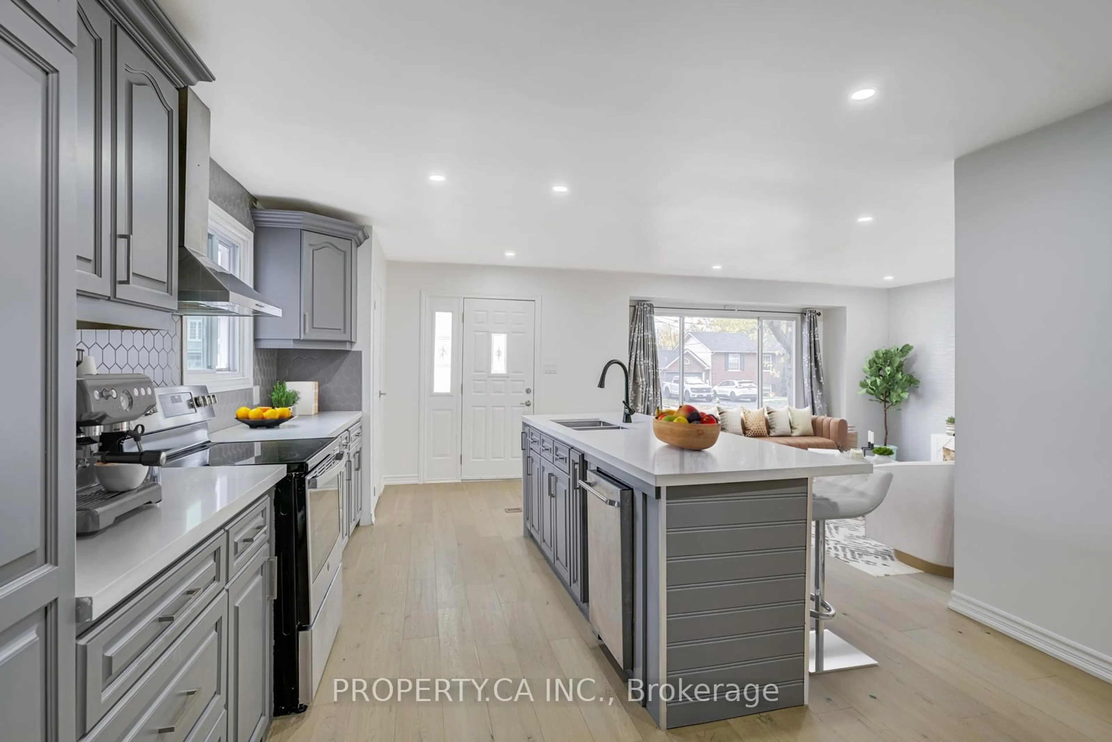 Open concept kitchen, ceramic/tile floor for 405 Washington Rd, Fort Erie Ontario L2A 4K5