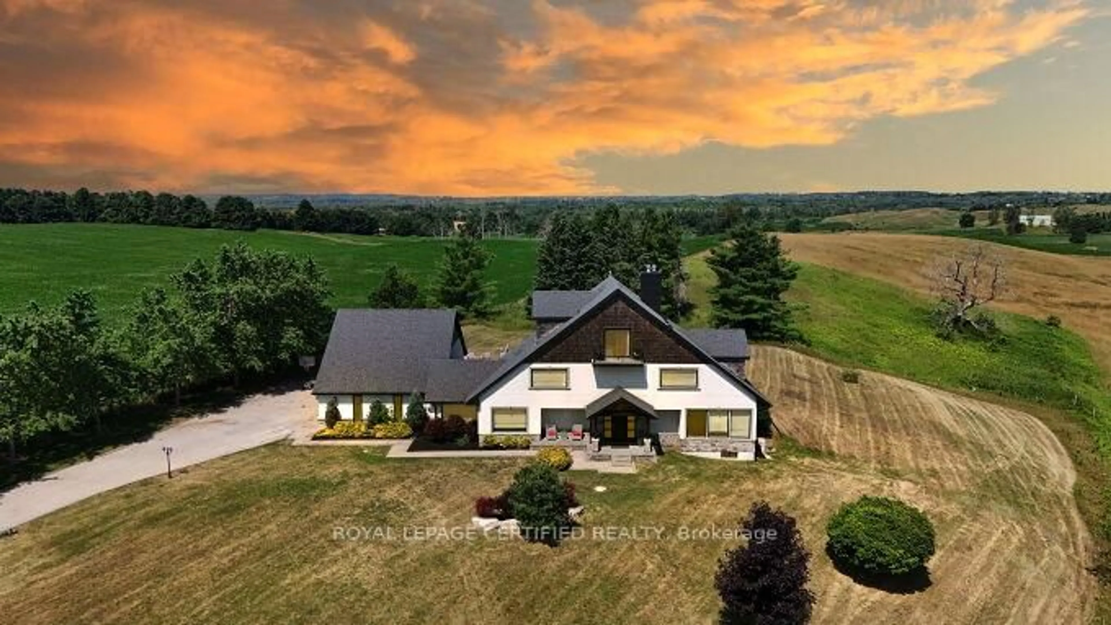 A pic from outside/outdoor area/front of a property/back of a property/a pic from drone, mountain view for 9170 Sideroad 27, Erin Ontario L0N 1N0