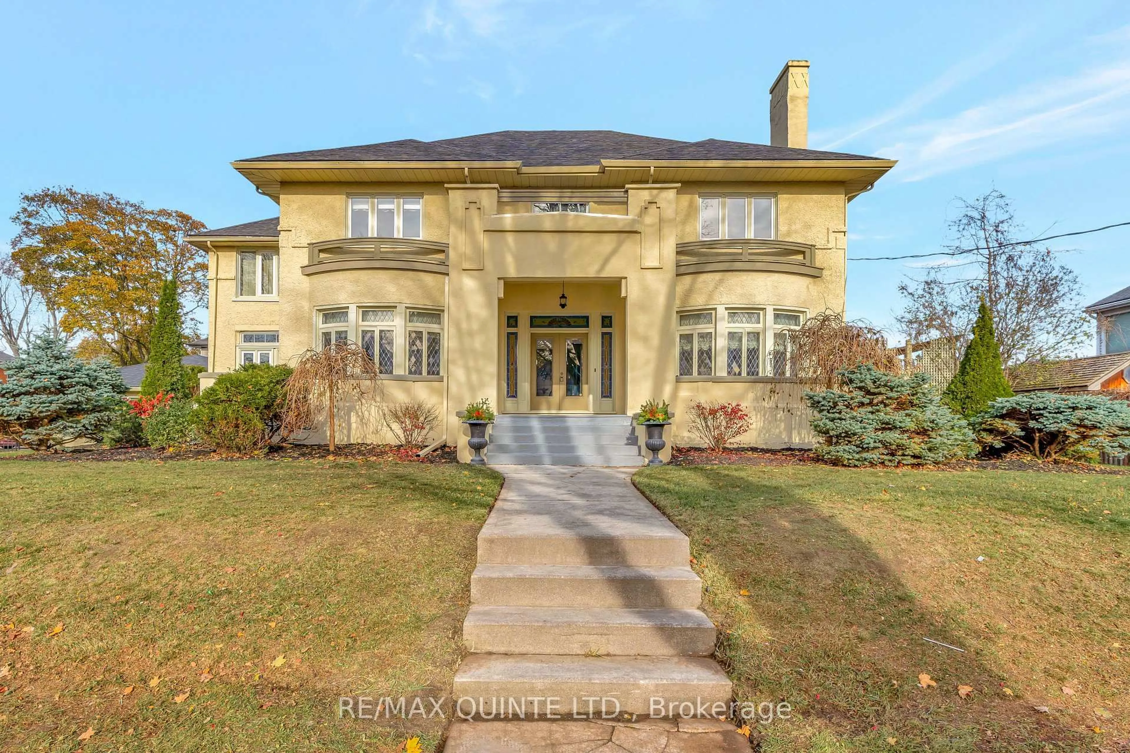 Home with brick exterior material, street for 196 Bridge St, Belleville Ontario K8N 1N6