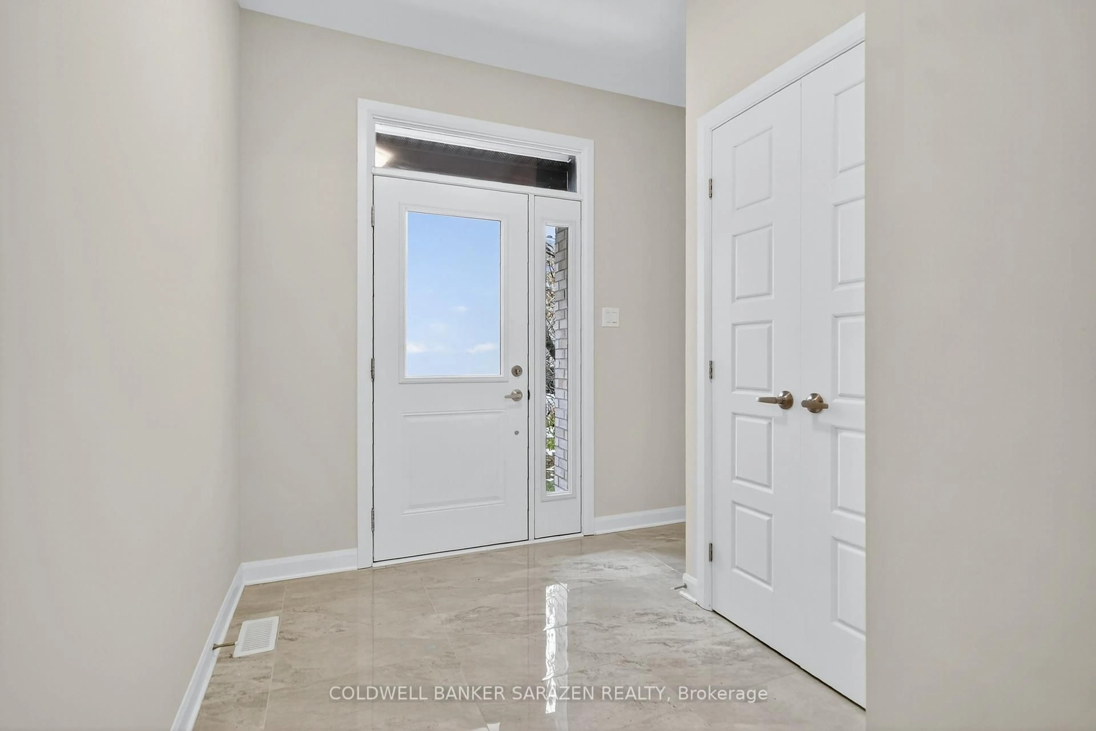 Indoor entryway for 147 Salisbury St, Carp Ontario K0A 1L0