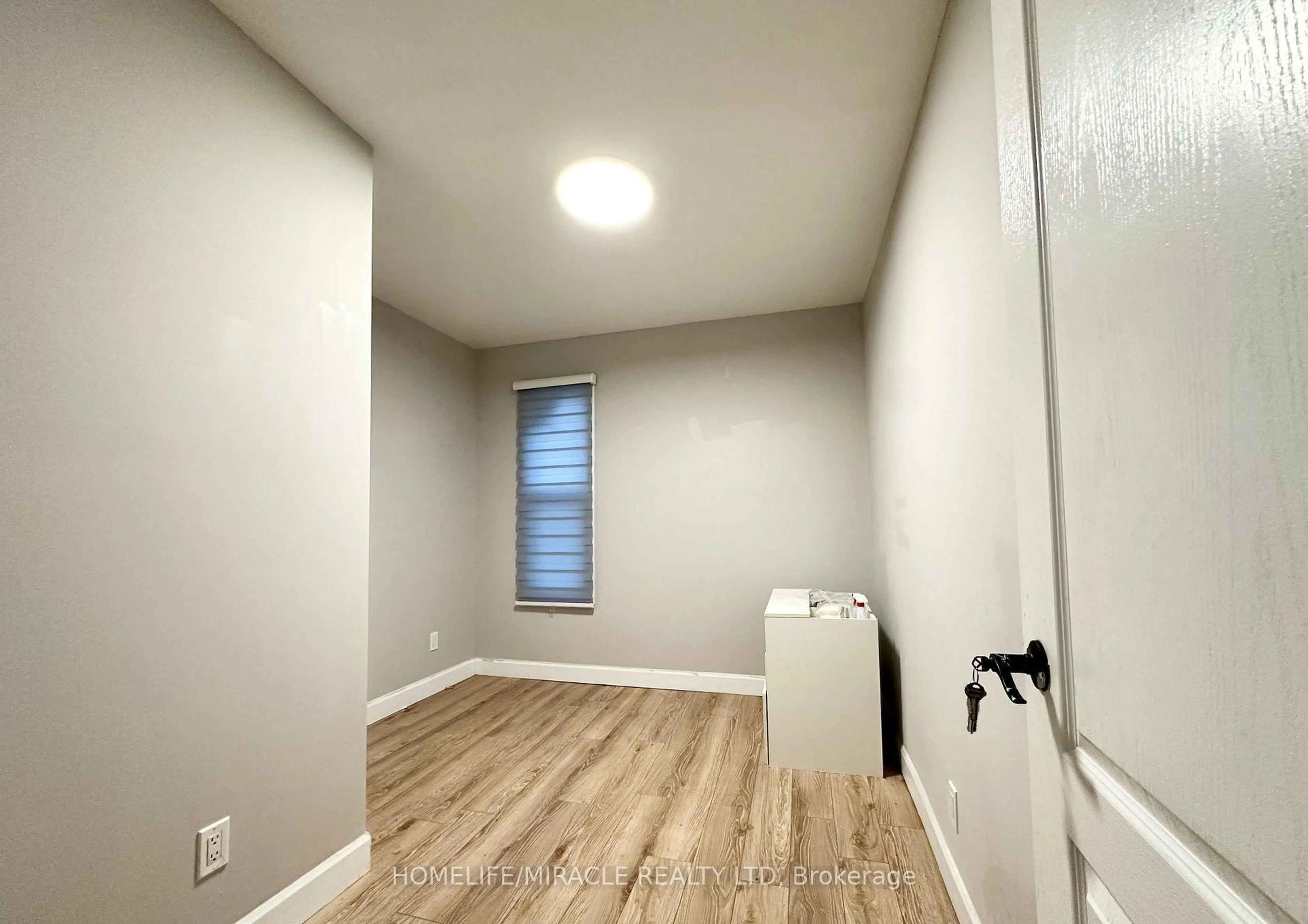 A pic of a room for 175 Burgar St, Welland Ontario L3B 2T3