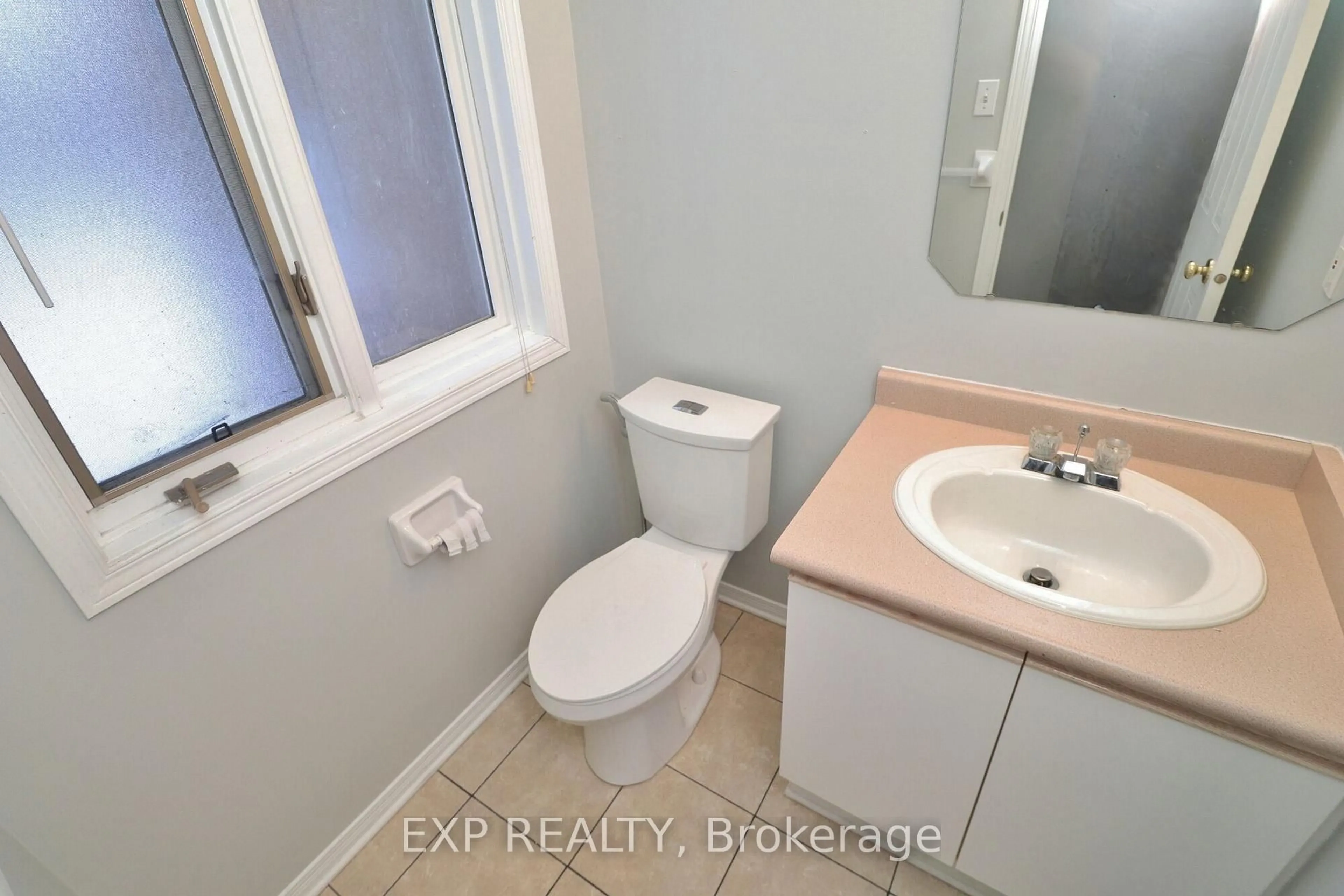 Standard bathroom, ceramic/tile floor for 2127 Lauzon St, Orleans Ontario K4A 3K7