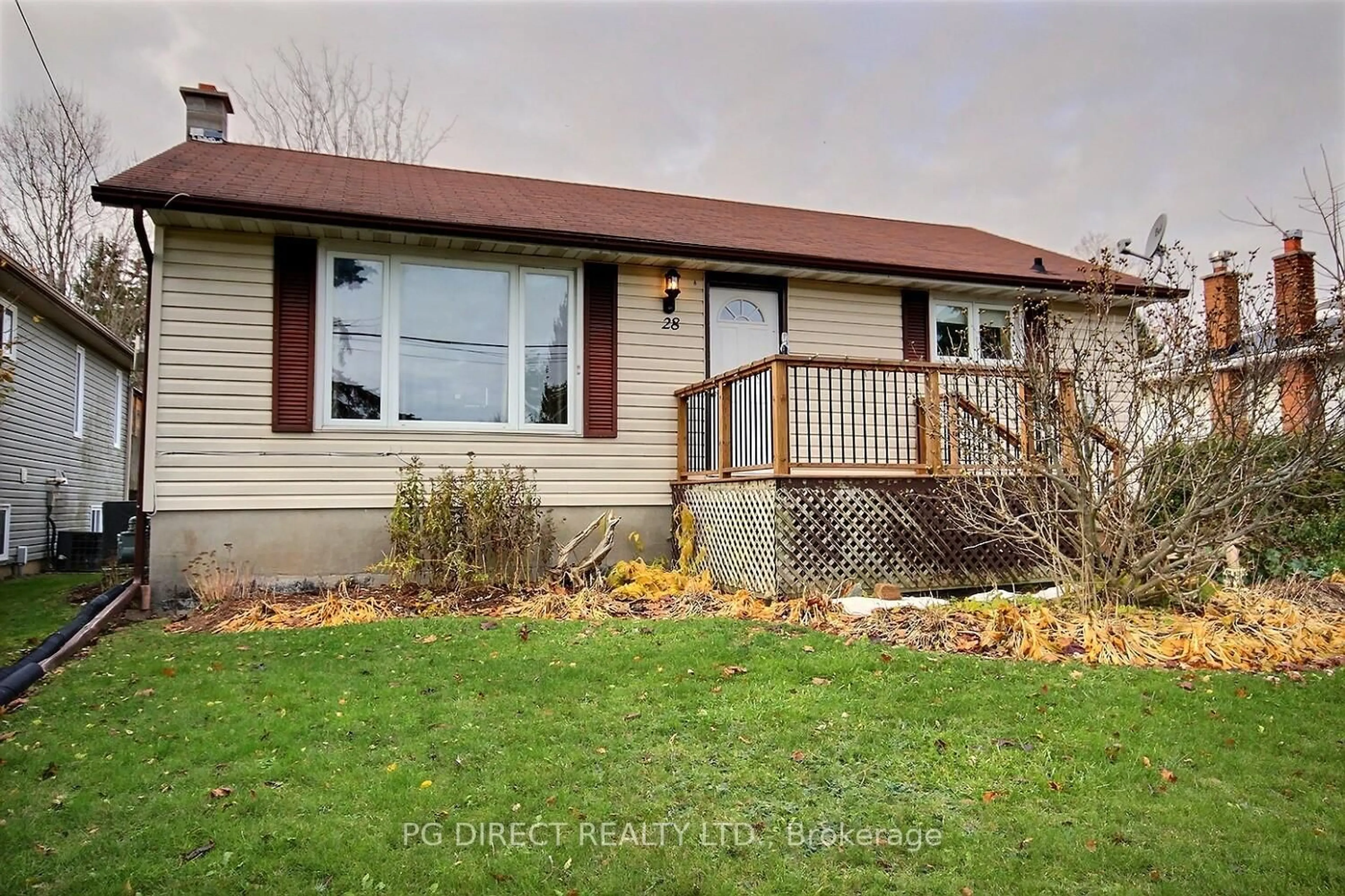 Home with vinyl exterior material, street for 28 Dufferin St, Brighton Ontario K0K 1H0