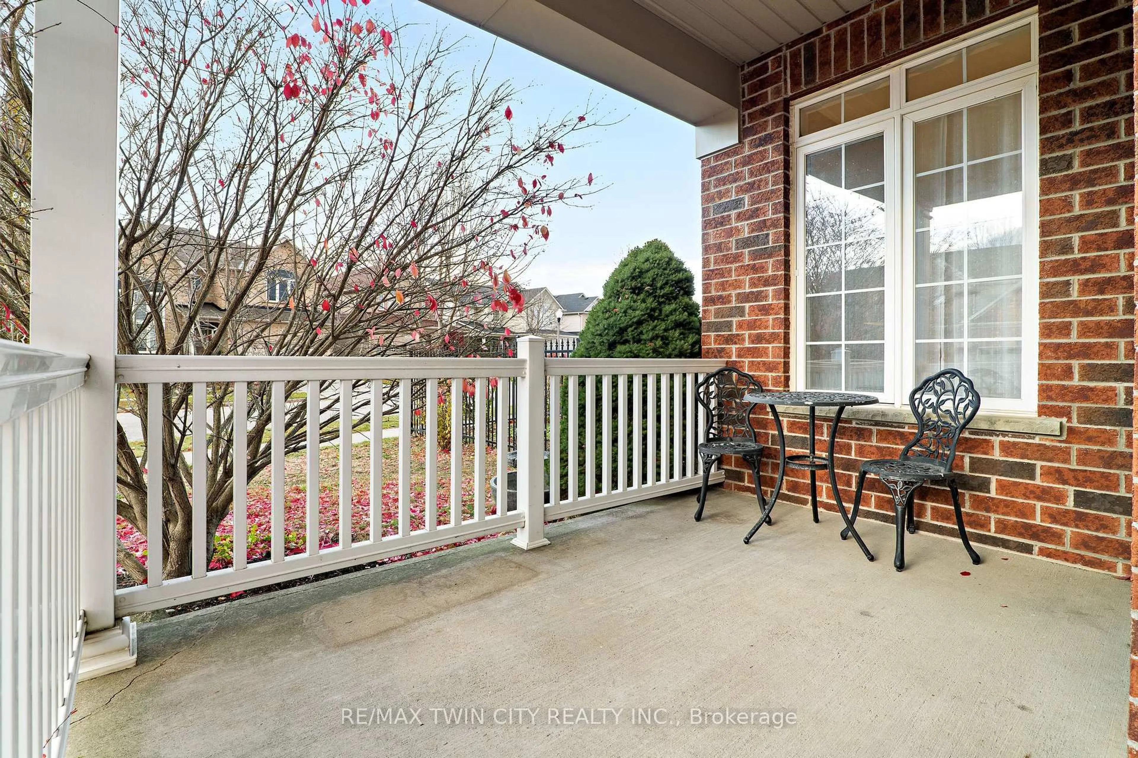 Patio, water/lake/river/ocean view for 224 Ridgemere Crt, Kitchener Ontario N2P 2V5