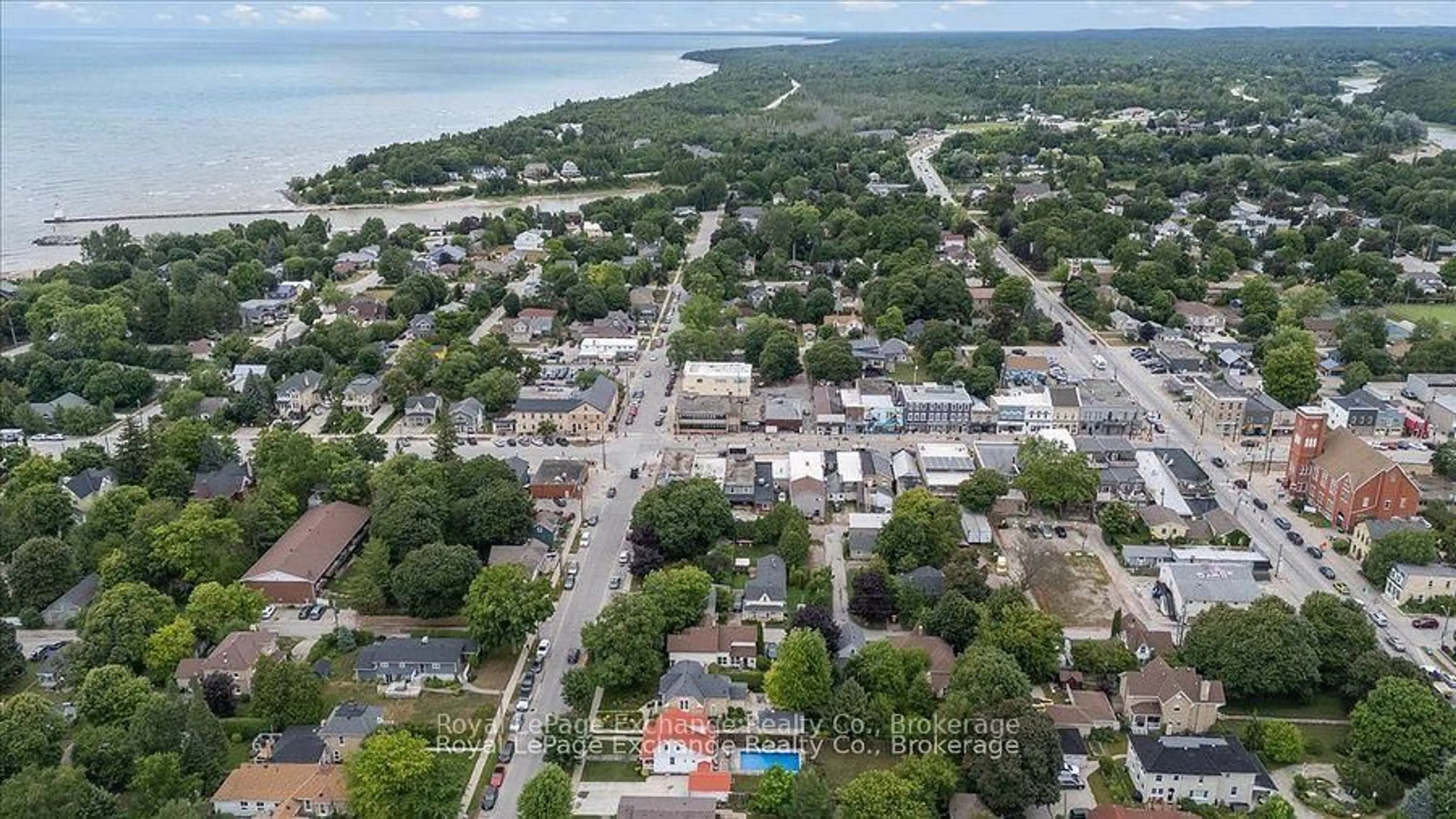 A pic from outside/outdoor area/front of a property/back of a property/a pic from drone, street for 40 Grosvenor St, Saugeen Shores Ontario N0H 2L0