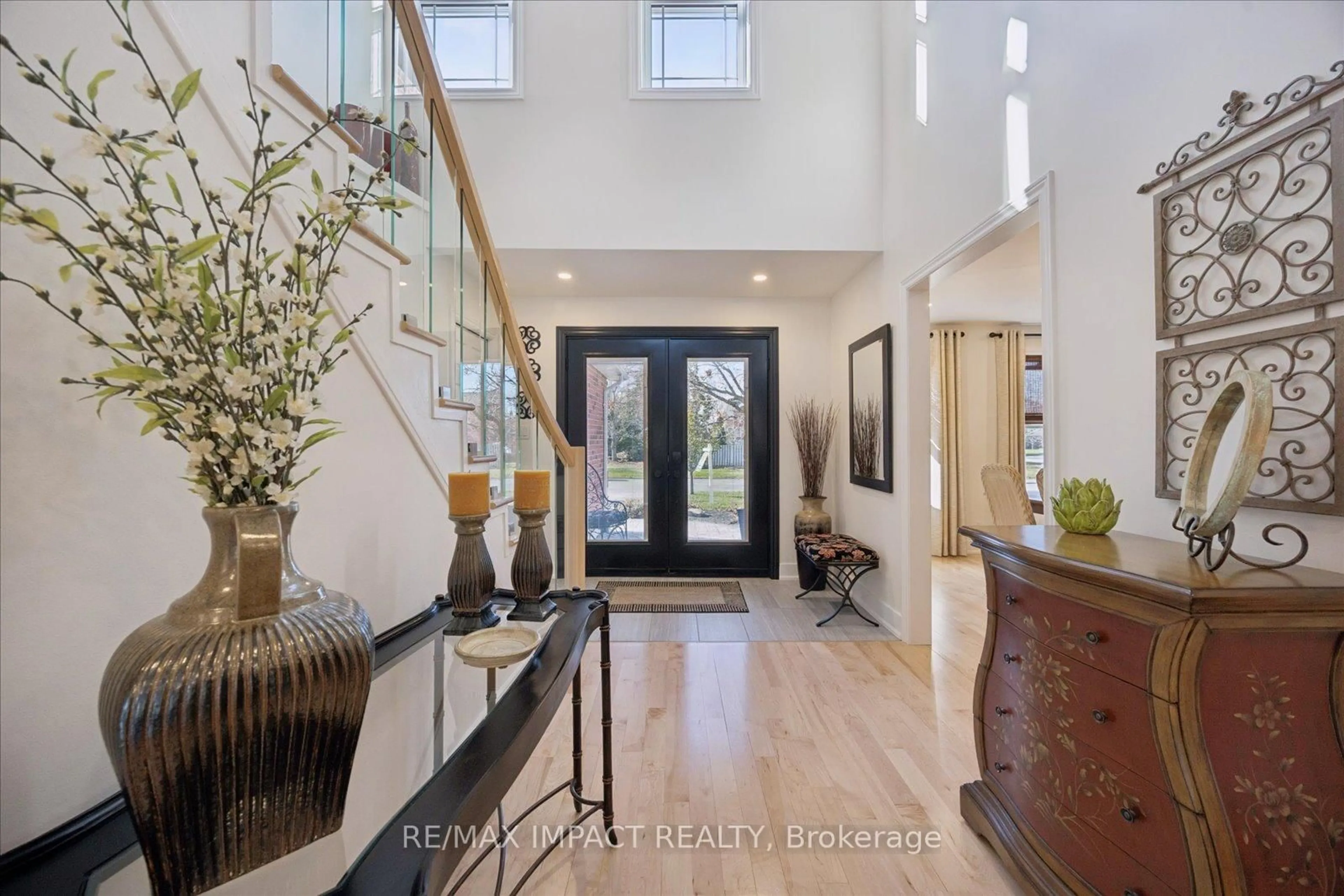 Indoor entryway for 1568 Fair Ave, Peterborough Ontario K9K 1T2