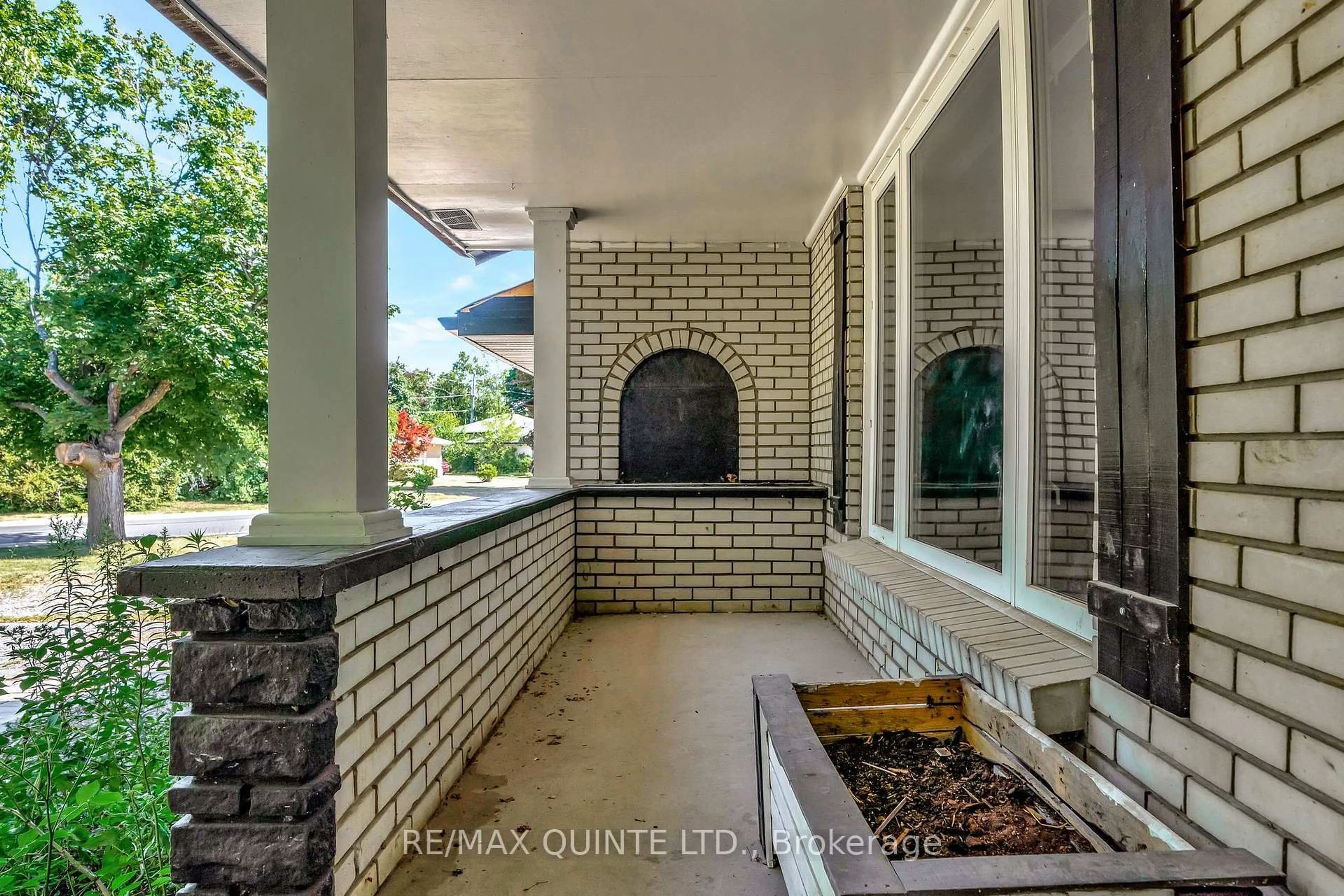 Patio, street for 236 McGill St, Quinte West Ontario K8V 3K6