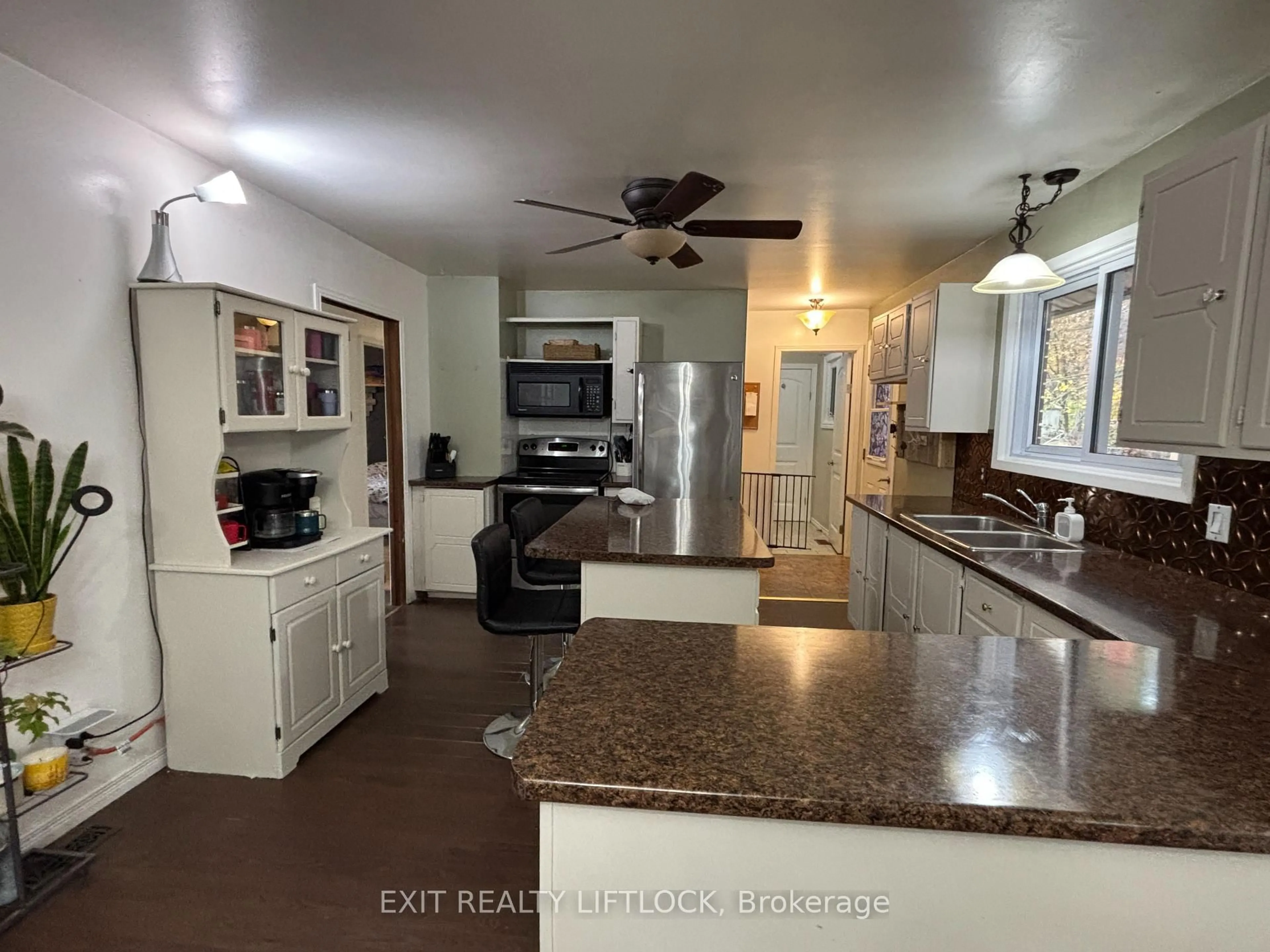 Open concept kitchen, ceramic/tile floor for 404 Belmont Concession 8, Havelock-Belmont-Methuen Ontario K0L 1Z0