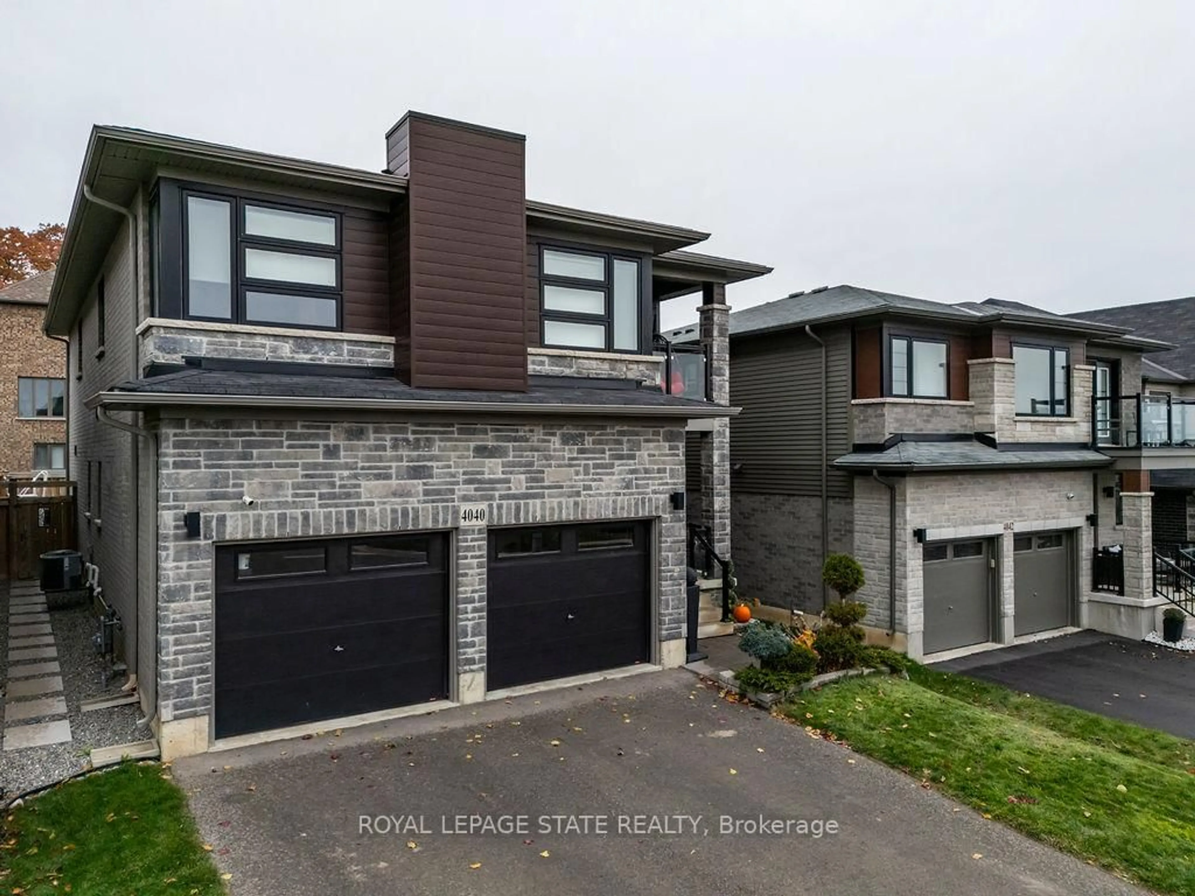 Home with brick exterior material, street for 4040 Stadelbauer Dr, Lincoln Ontario L3J 0S5