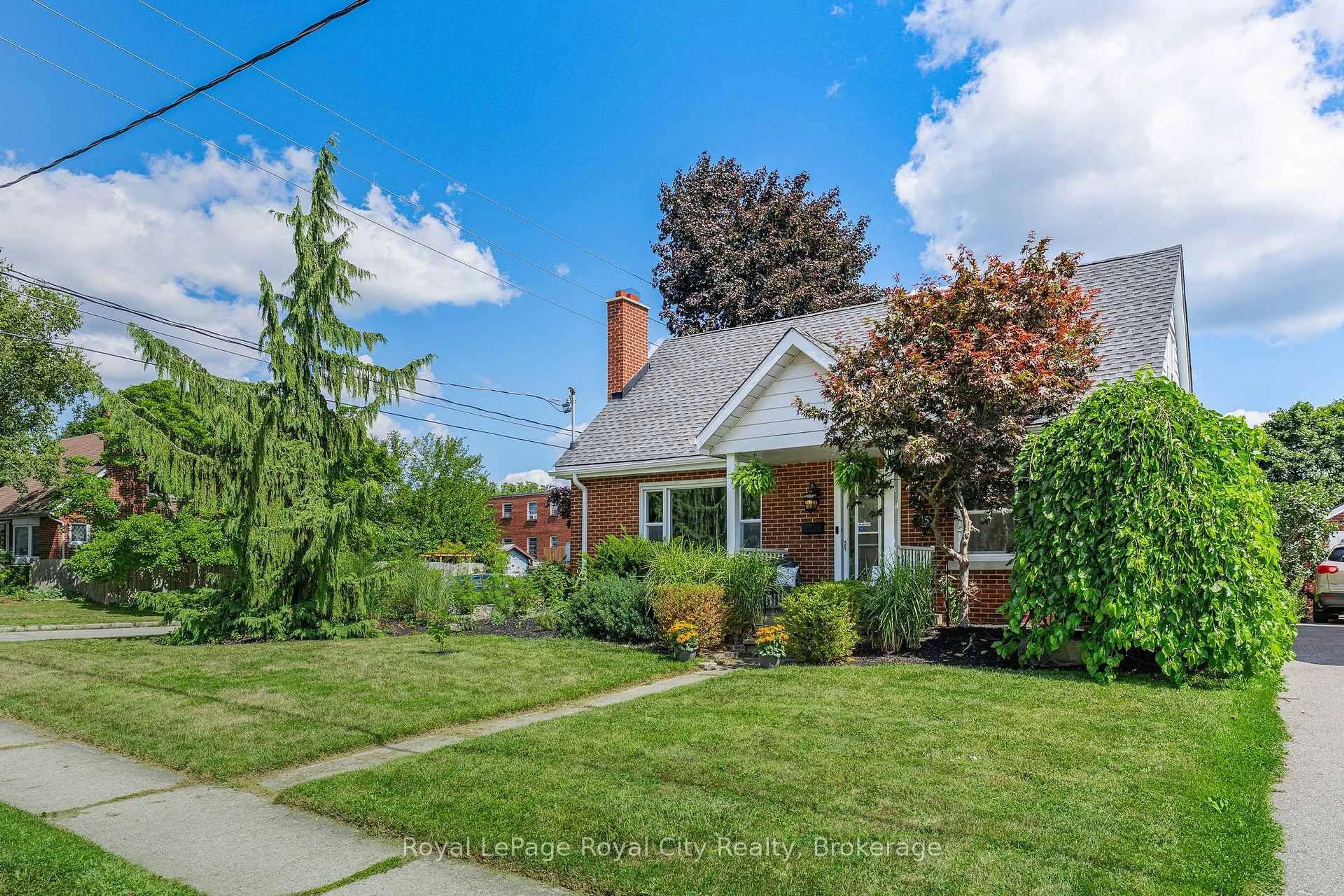 Home with brick exterior material, street for 15 Dudhope Ave, Cambridge Ontario N1R 4T2