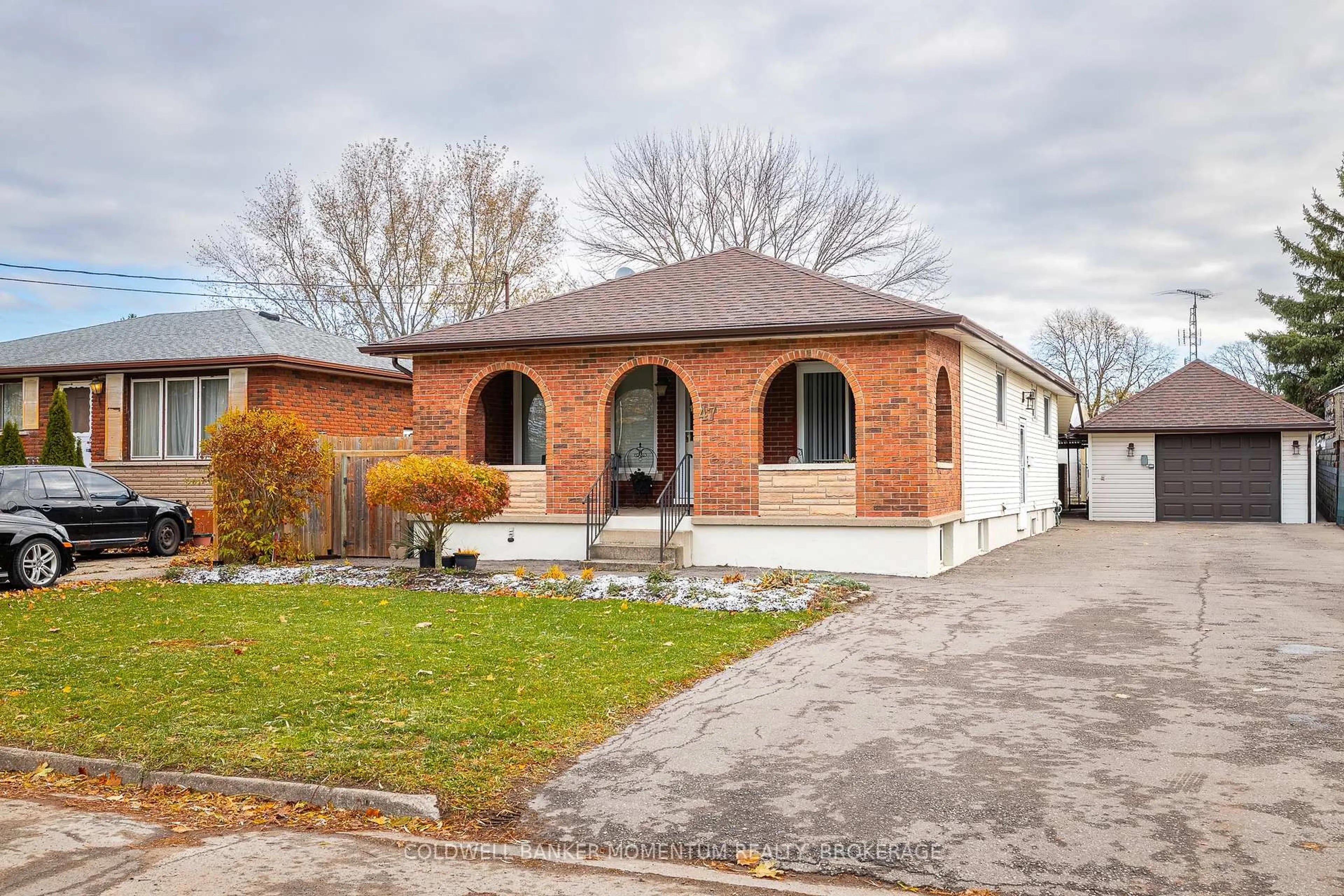 Home with brick exterior material, street for 47 Kilgour Ave, Welland Ontario L3C 2P8