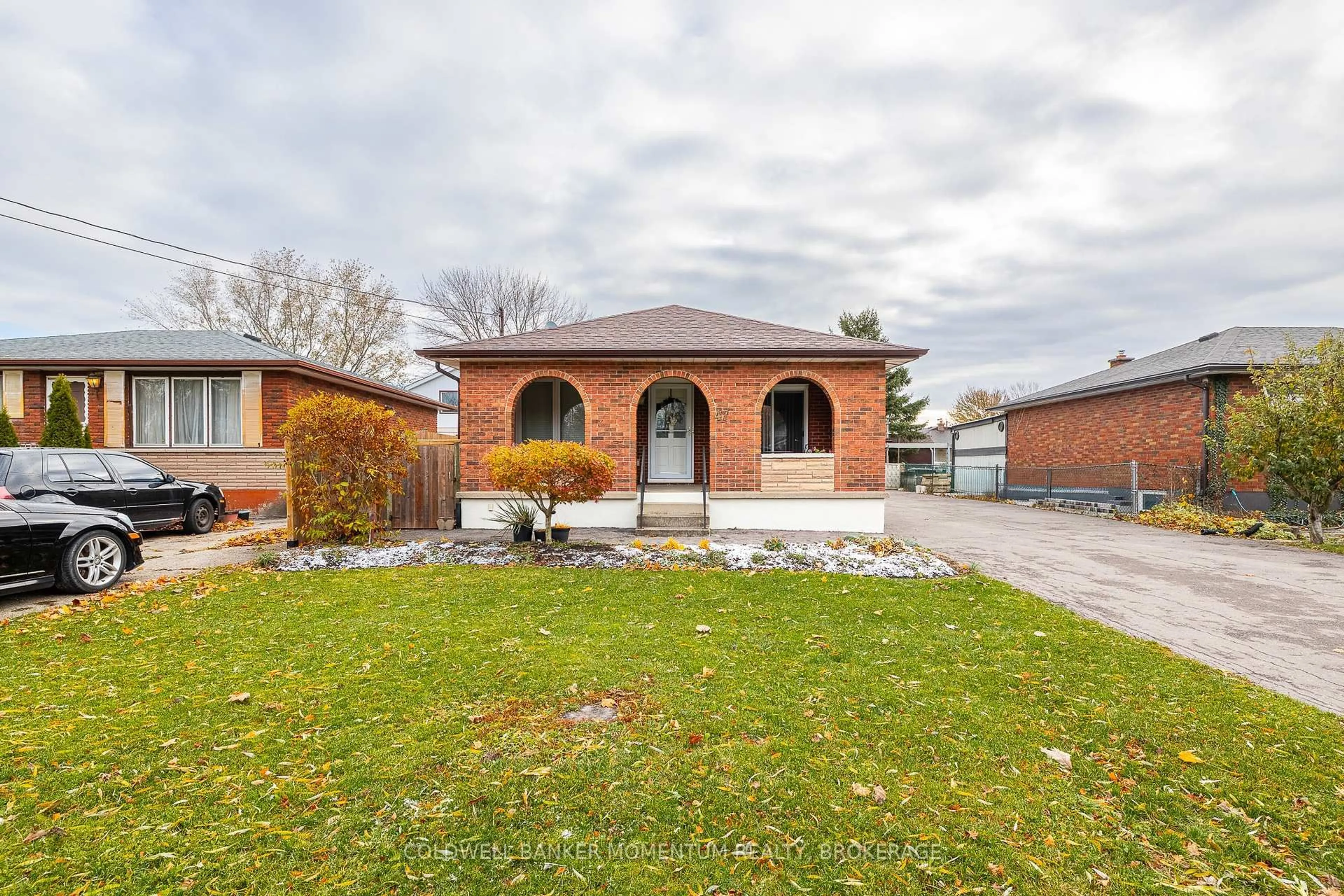 Home with brick exterior material, street for 47 Kilgour Ave, Welland Ontario L3C 2P8