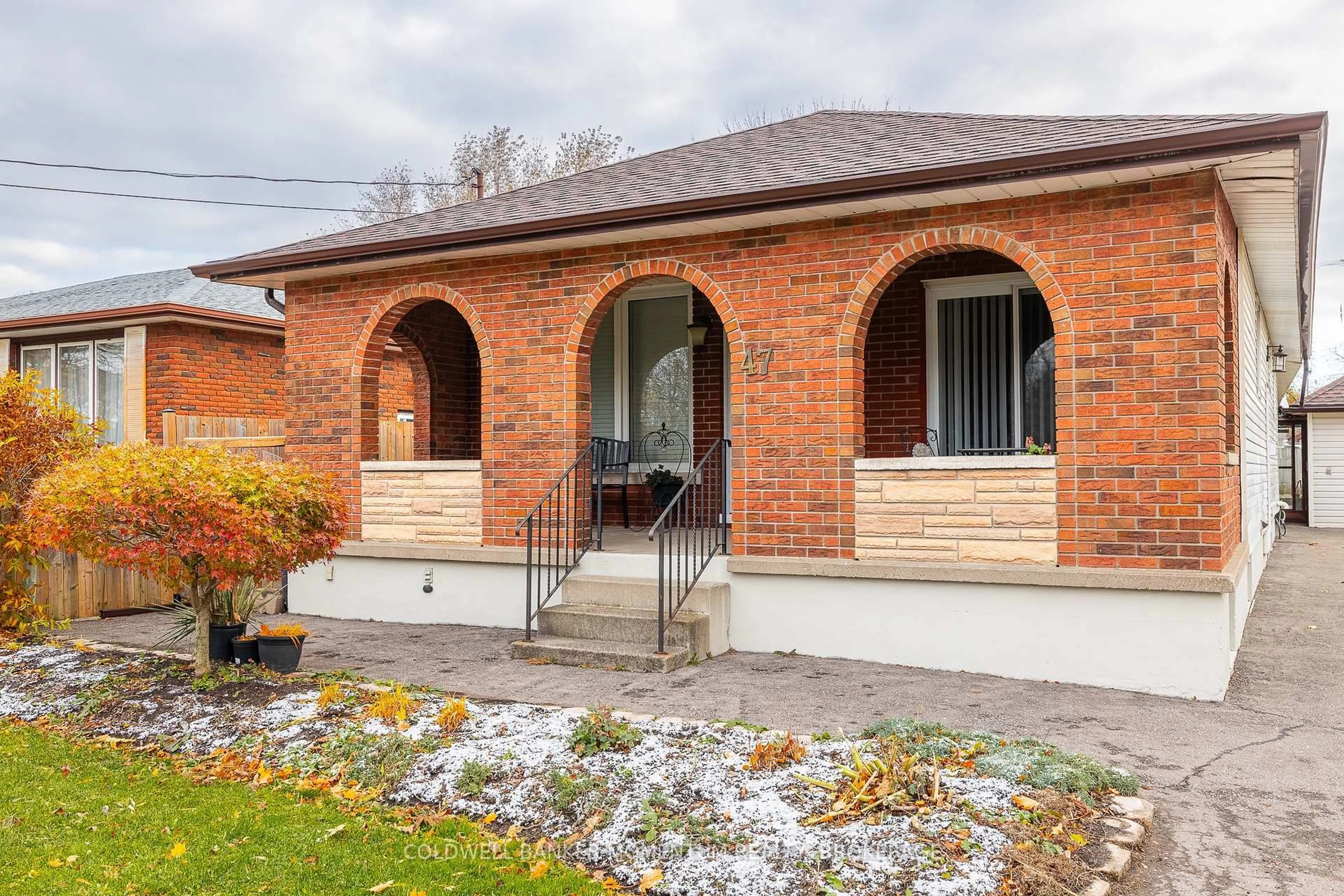 Home with brick exterior material, street for 47 Kilgour Ave, Welland Ontario L3C 2P8