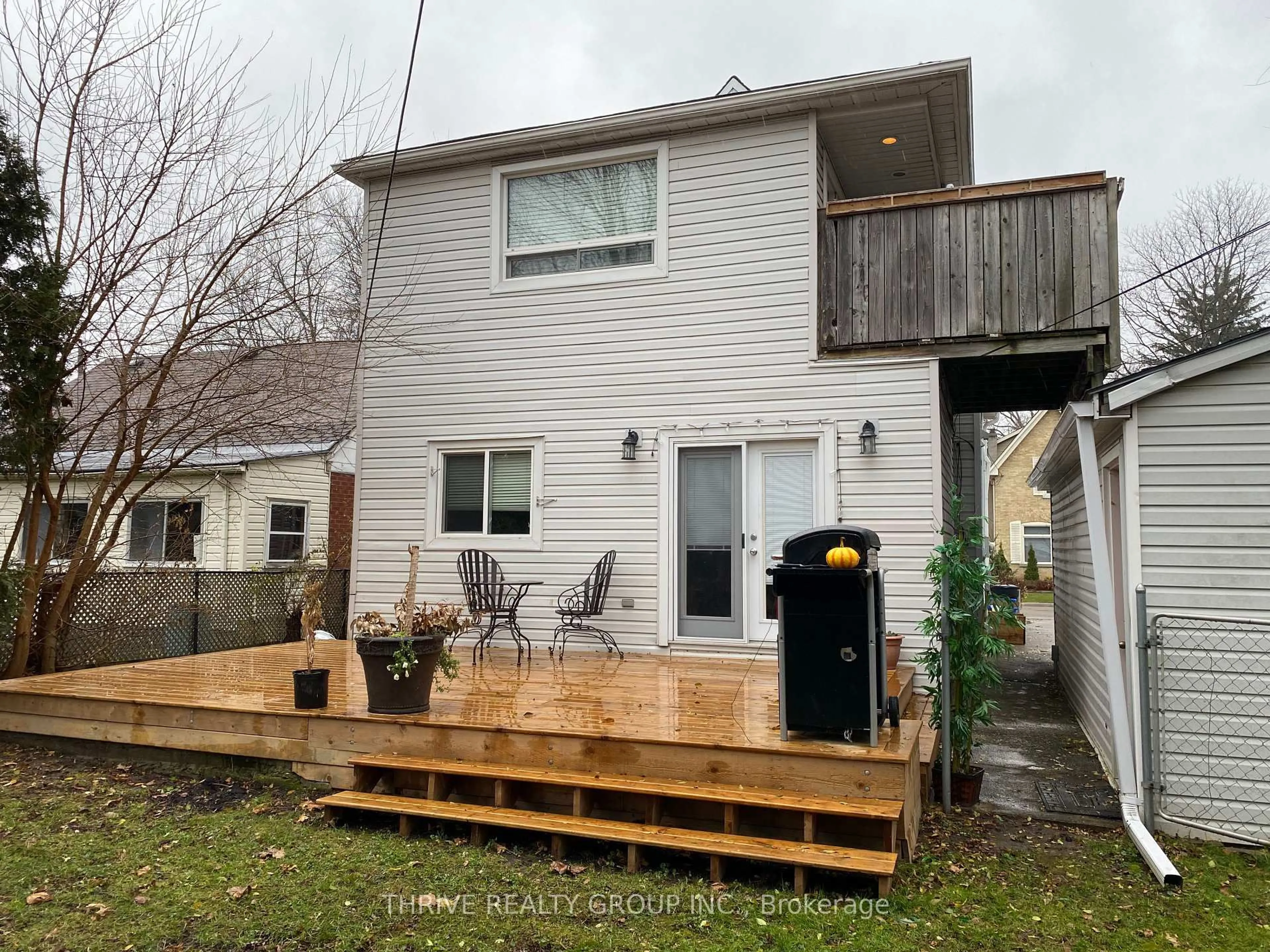 Patio, street for 12 Edith St, London North Ontario N6H 2E8