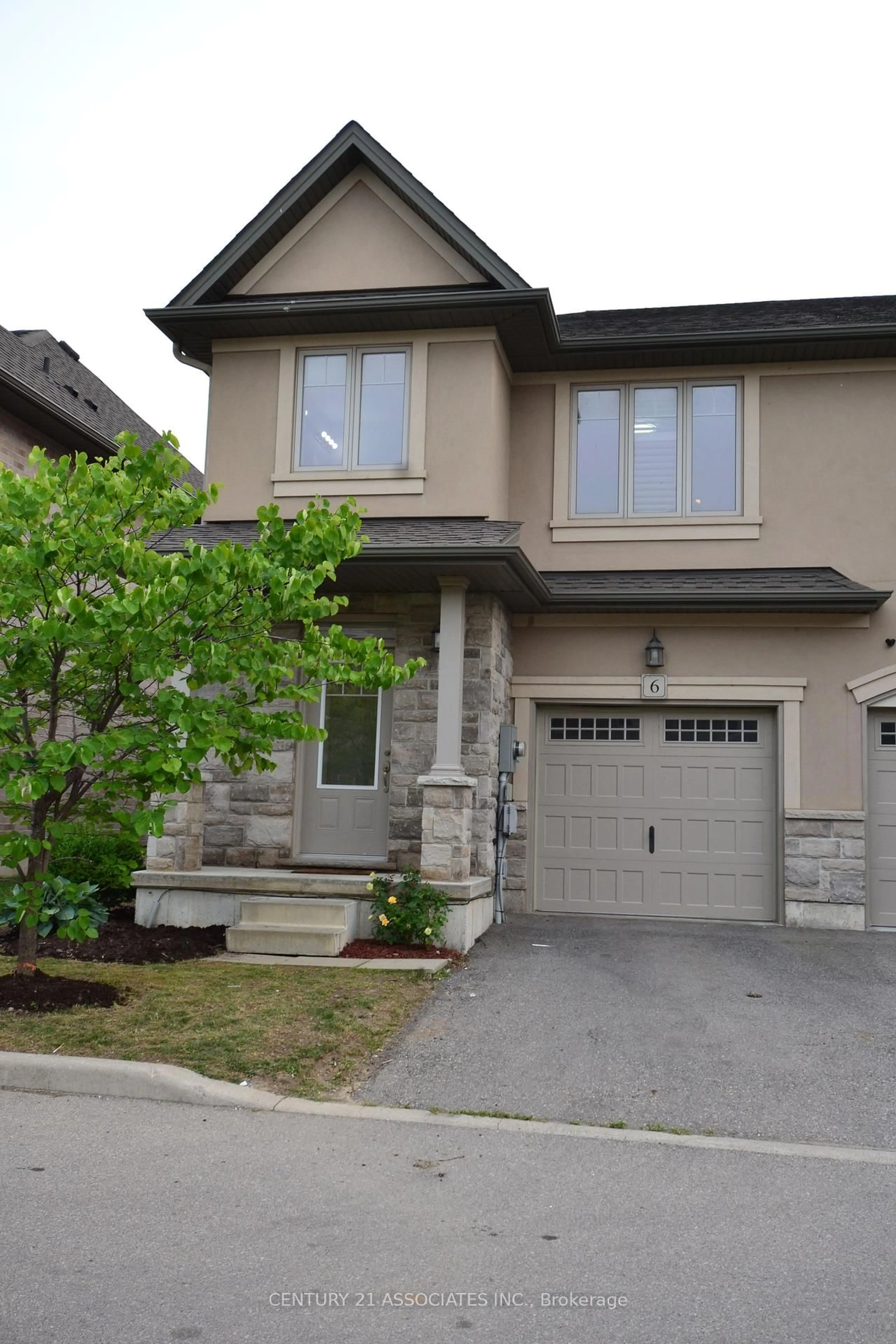 Home with brick exterior material, street for 98 Shoreview Pl #6, Hamilton Ontario L8E 0J4