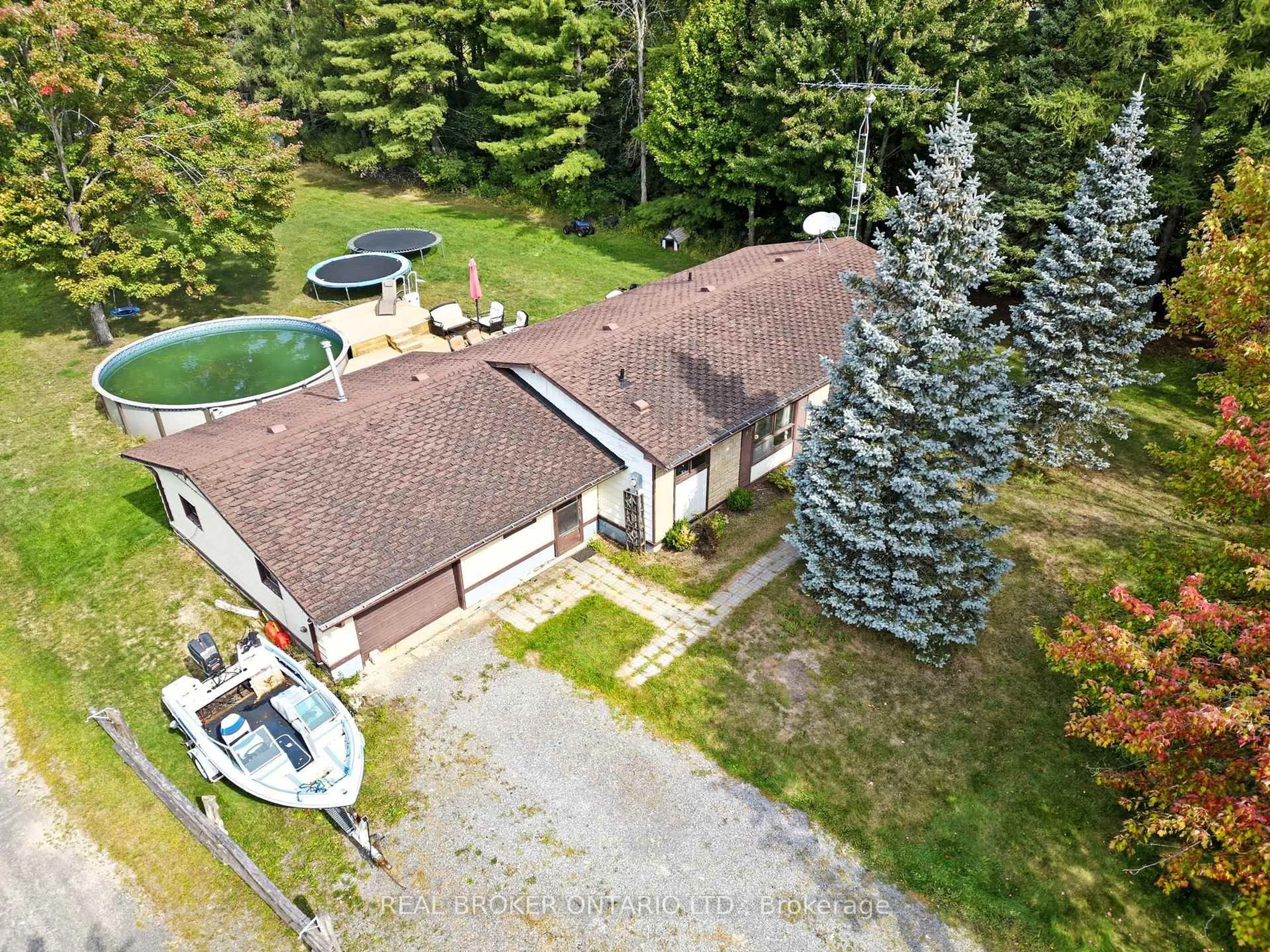 A pic from outside/outdoor area/front of a property/back of a property/a pic from drone, water/lake/river/ocean view for 2627 Donnelly Dr, Kemptville Ontario K0G 1J0