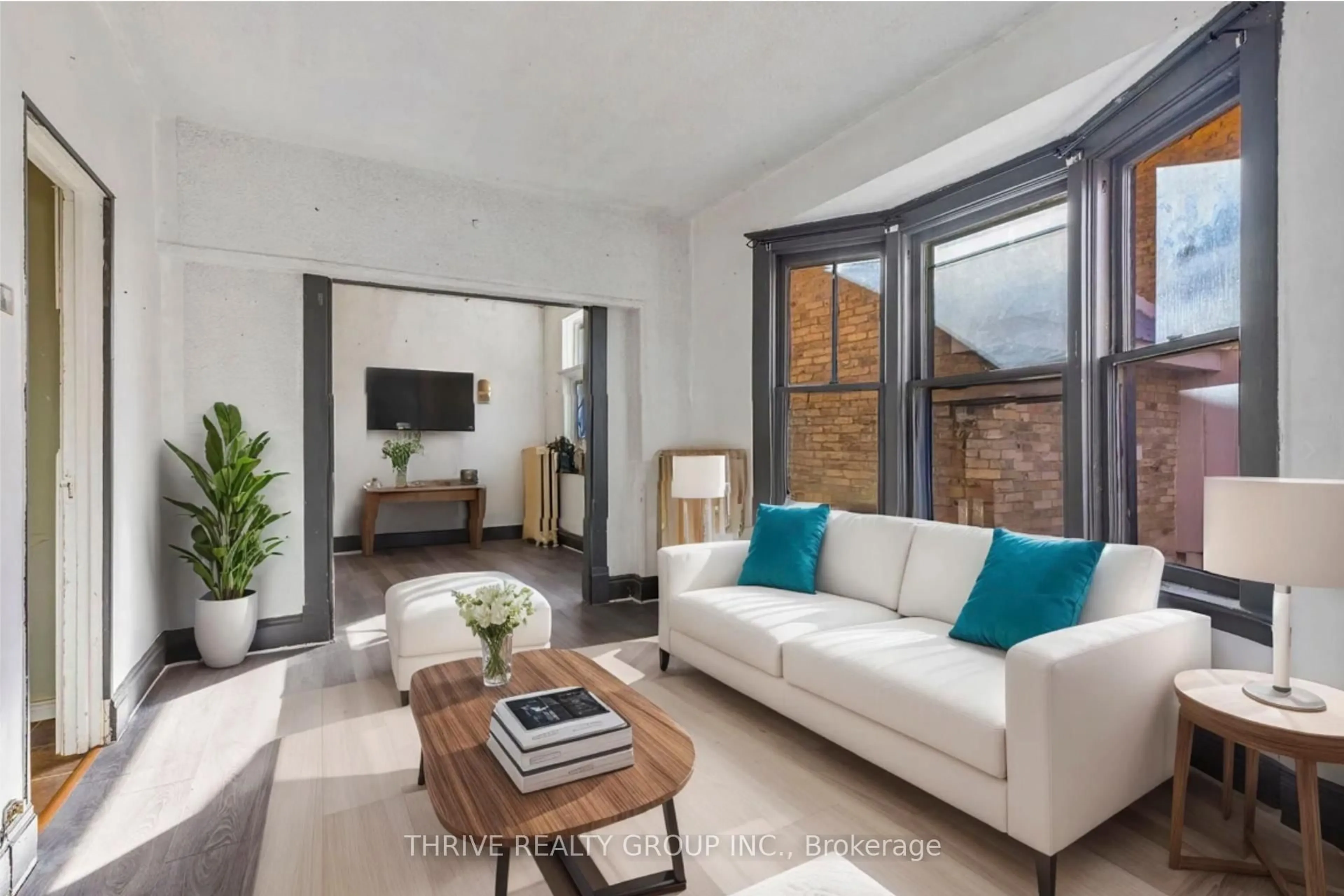 Living room with furniture, unknown for 11 Forest Ave, St. Thomas Ontario N5R 2J1