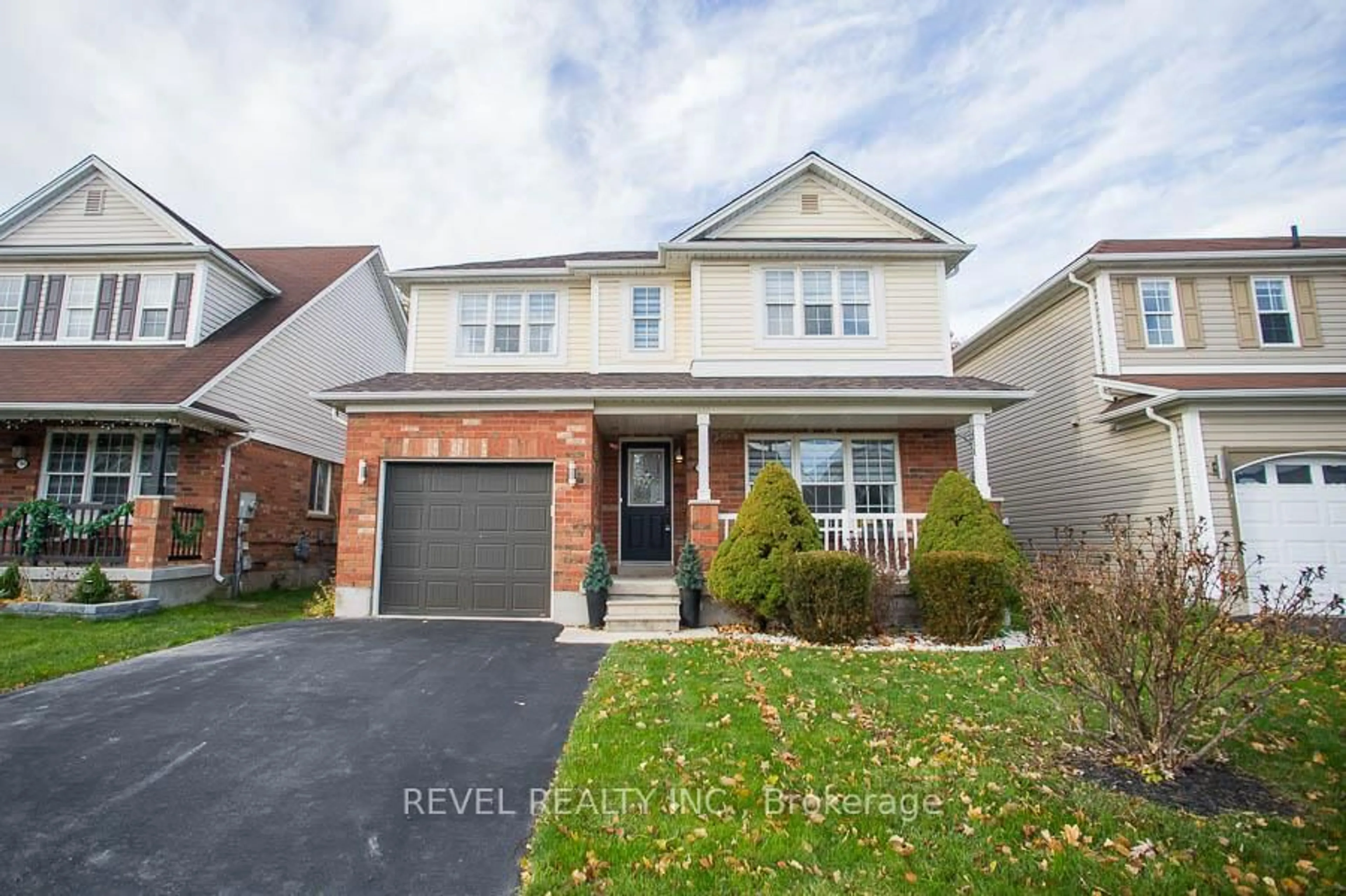 Home with brick exterior material, street for 192 Osborn Ave, Brantford Ontario N3T 6S7